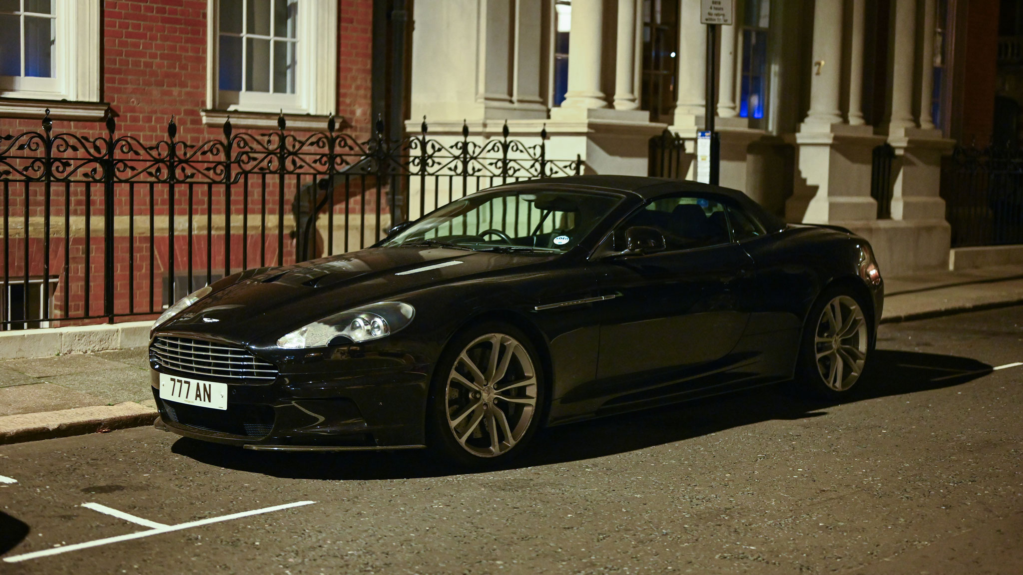Aston Martin DBS Volante - 777AN (GB)