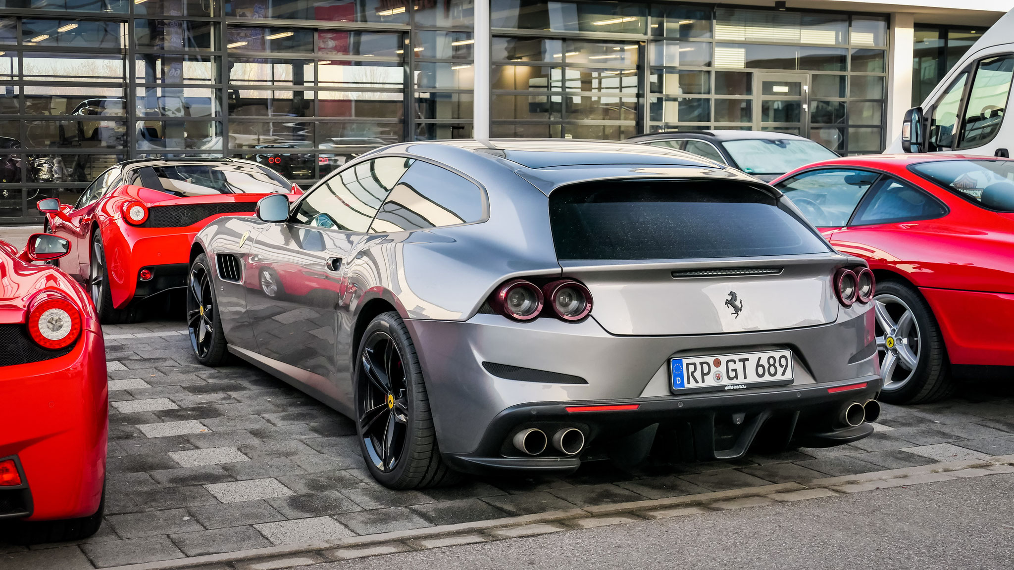 Ferrari GTC4 Lusso - RP-GT689