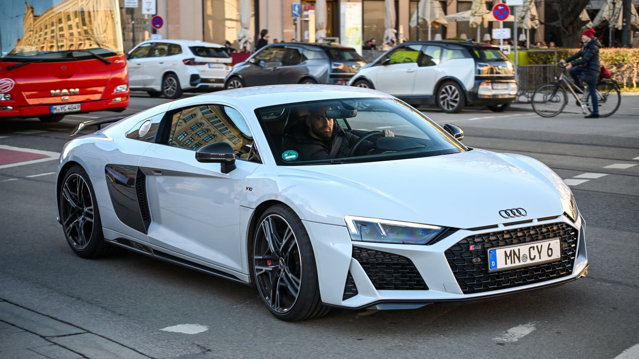 Audi R8 V10 - MN-CY6
