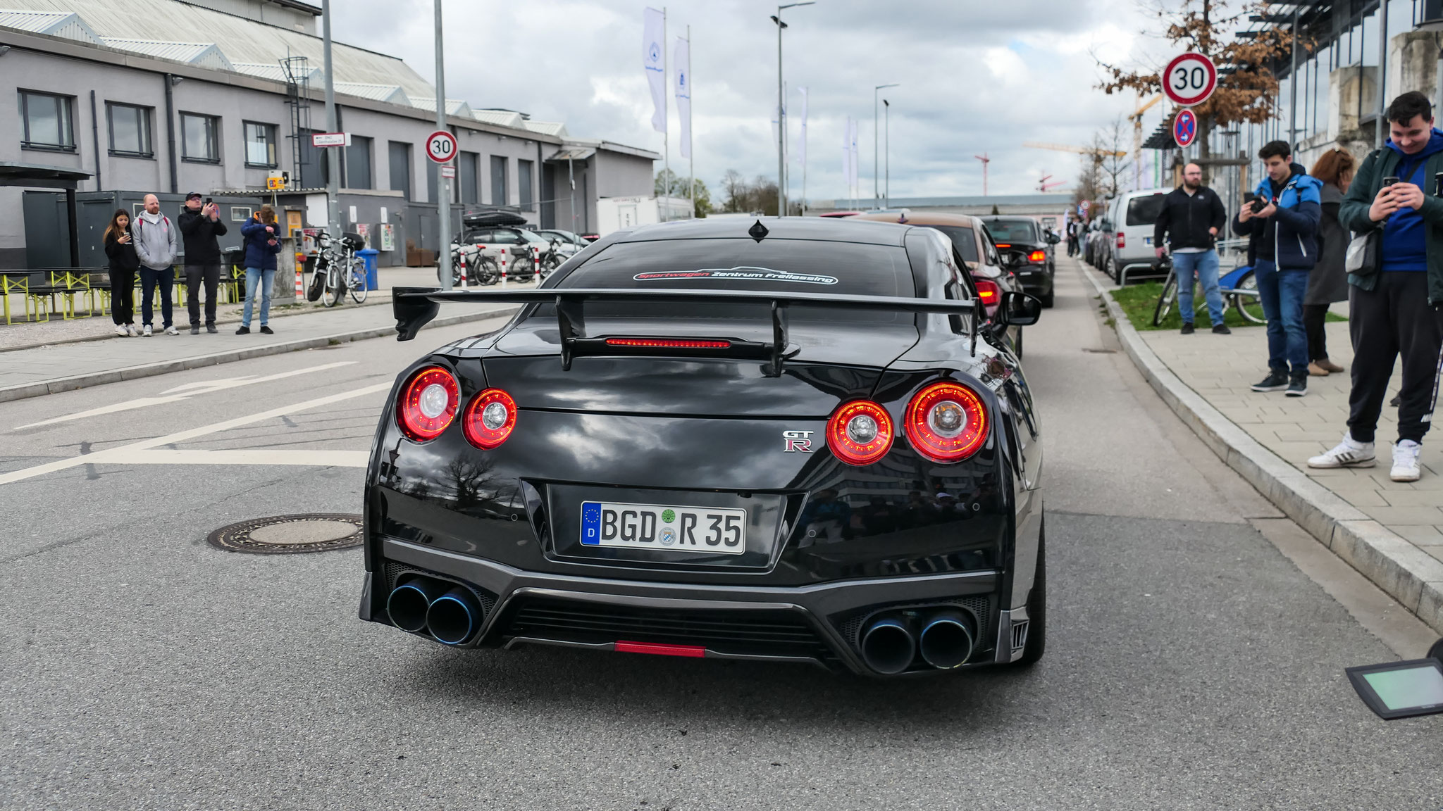 Nissan GTR - BGD-R35