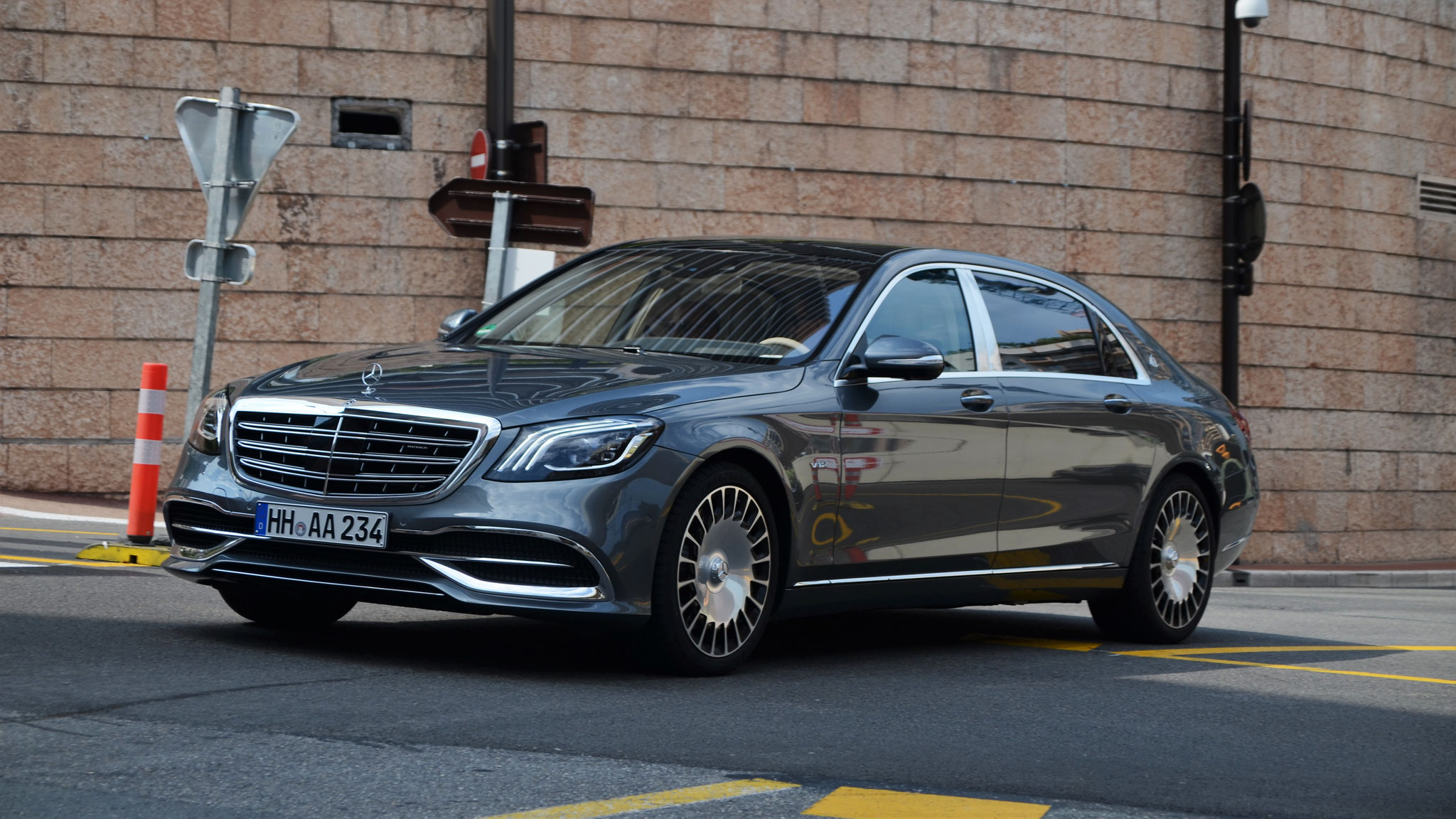 Mercedes Maybach S600 - HH-AA234