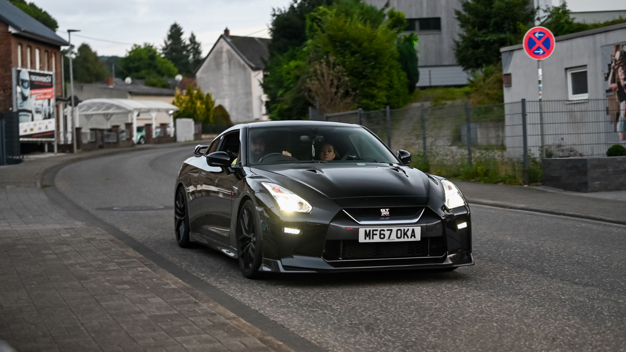 Nissan GTR - MF67OKA (GB)