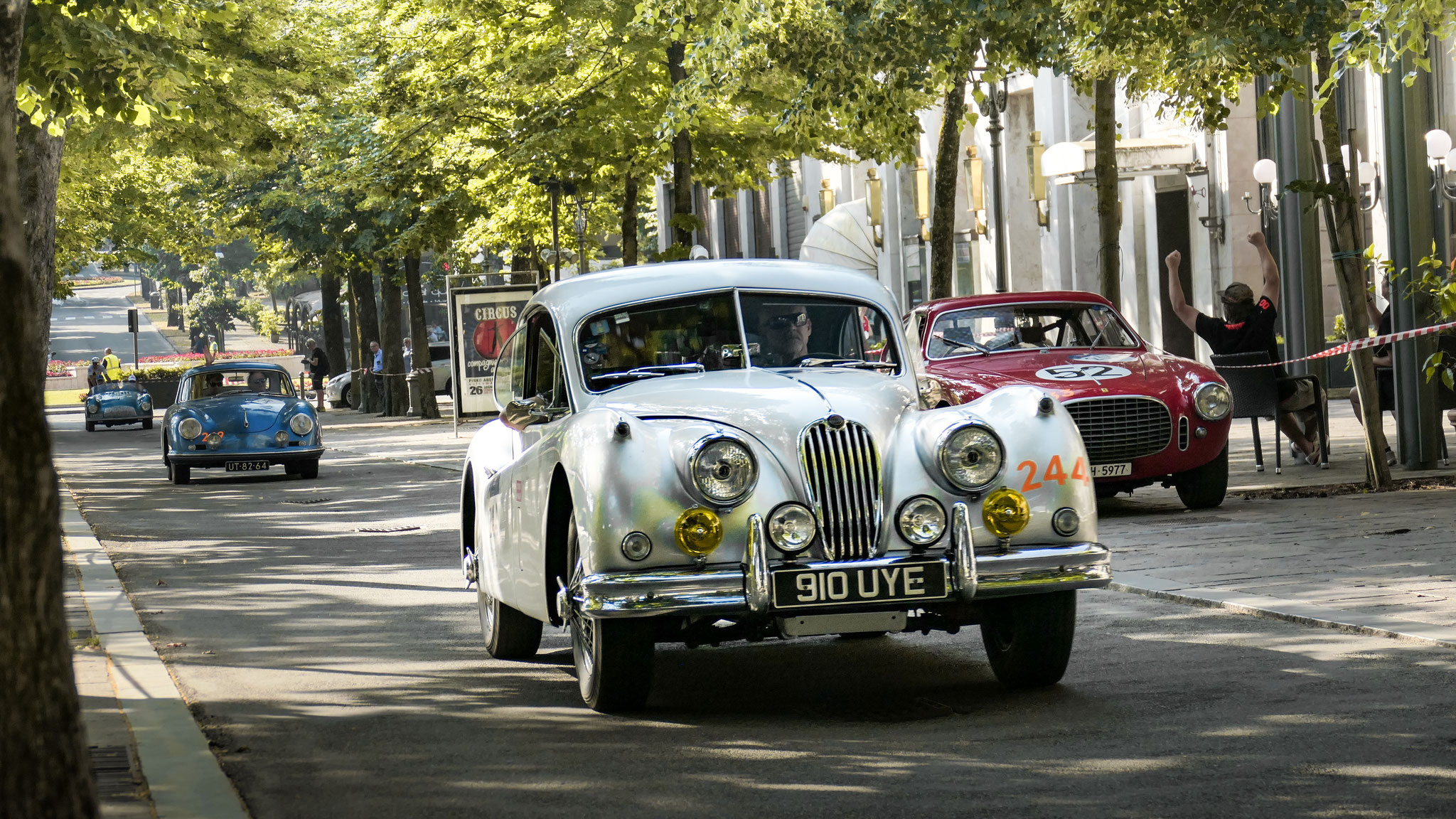 Jaguar XK 140 FHC - 910UYE (GB)