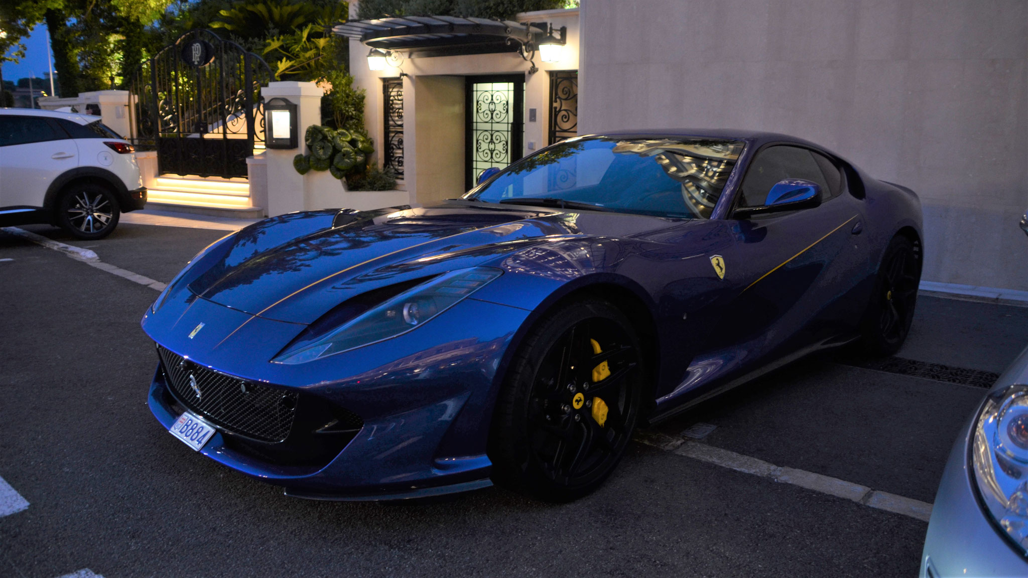 Ferrari 812 Superfast - B884 (MC)