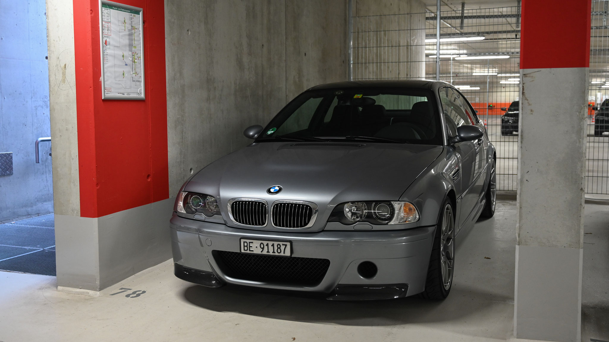 BMW E46 M3 CSL - BE91187 (CH)