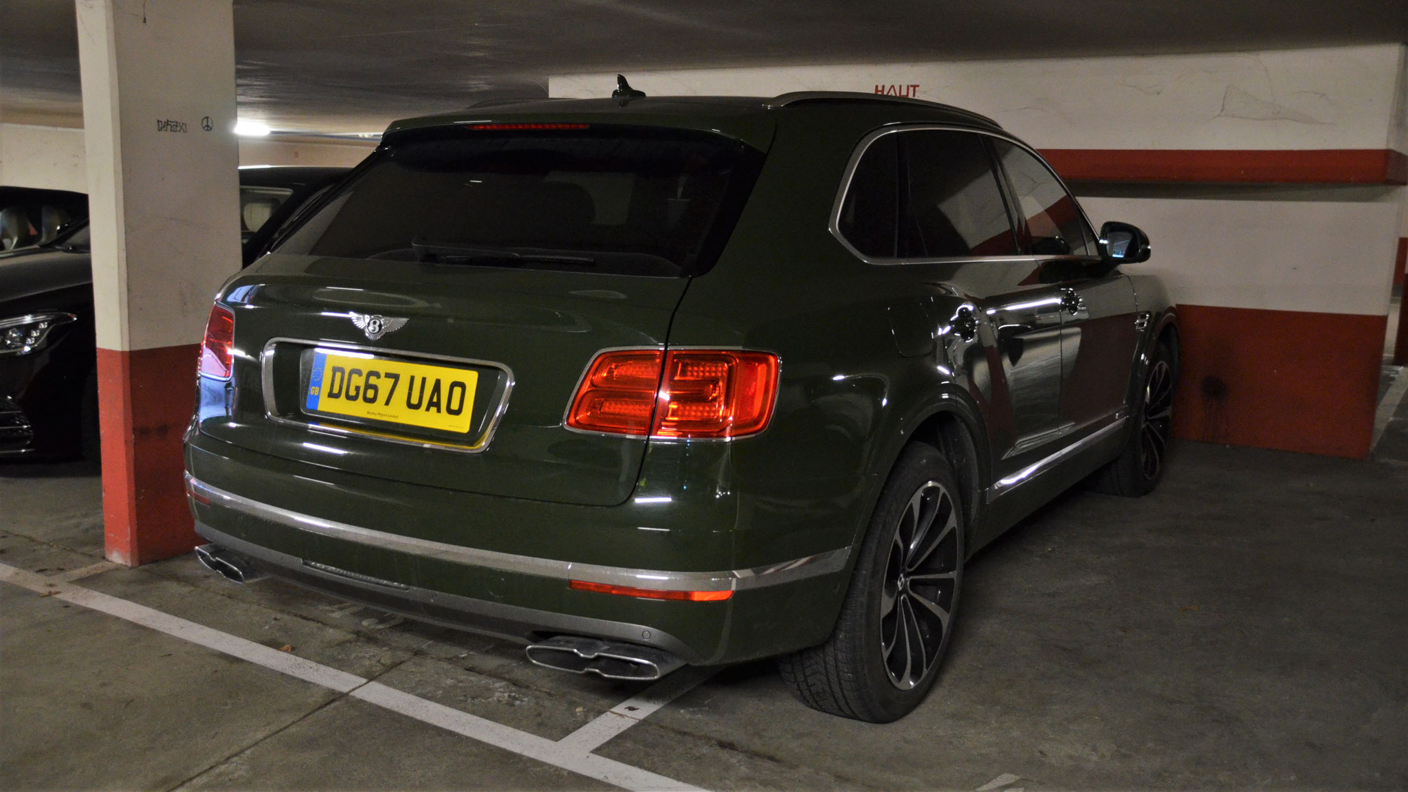 Bentley Bentayga - DG67UAO (GB)