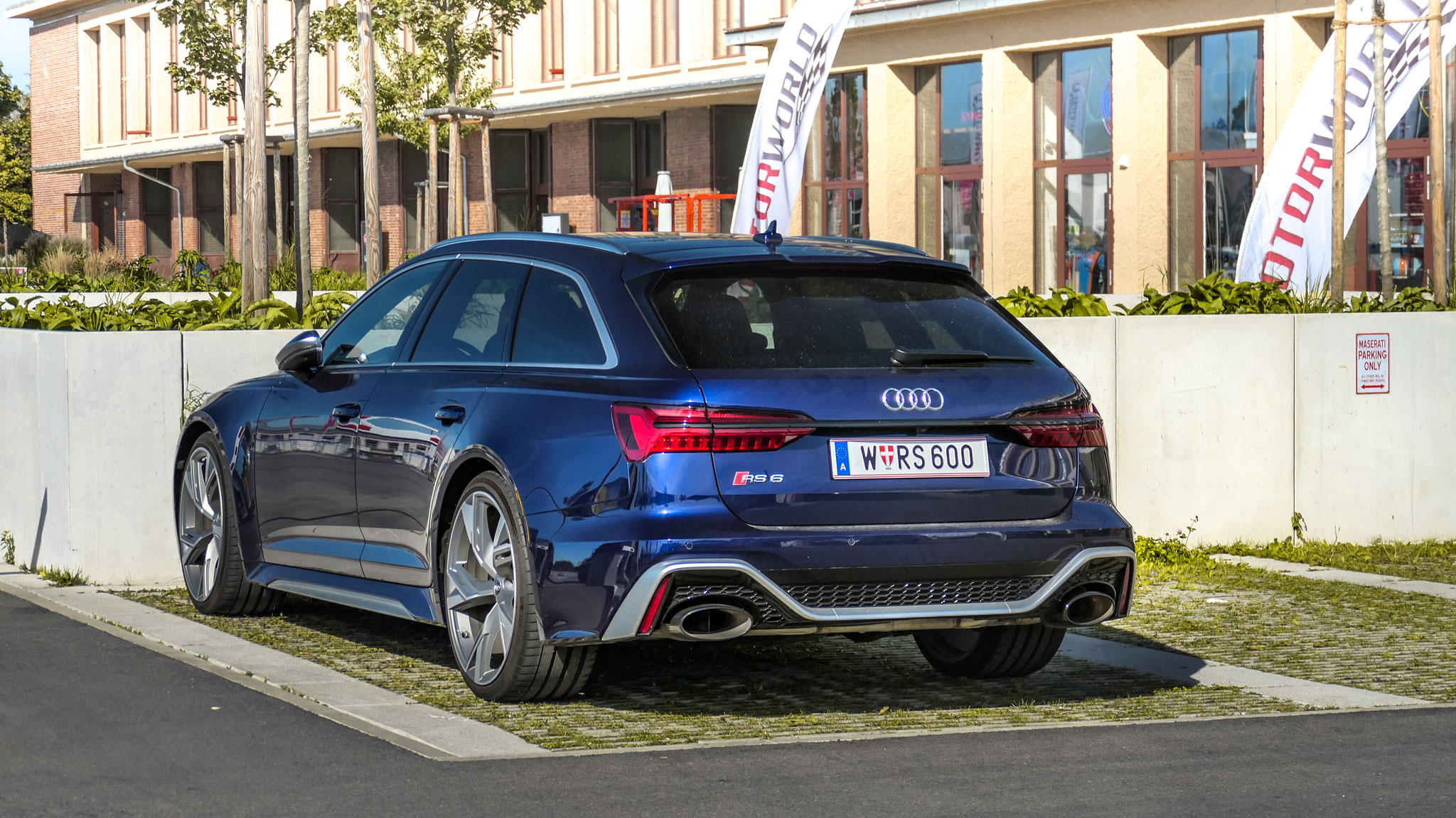 Audi RS6 - W-RS600 (AUT)