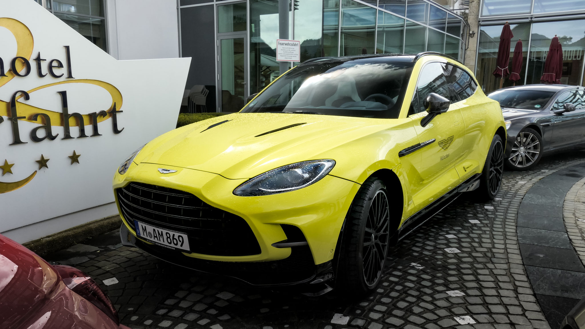 Aston Martin DBX 707 - M-AM869