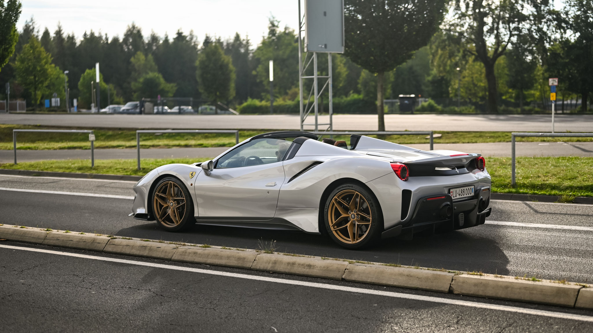 Ferrari 488 Pista Spider - LU488000 (CH)