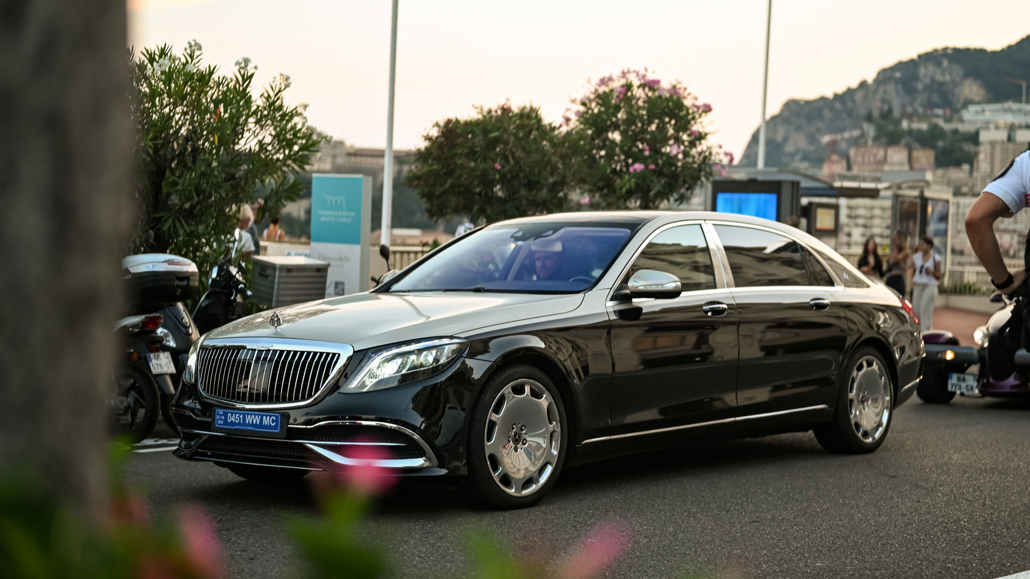 Mercedes Maybach S560 - 0451WWMC (MC)