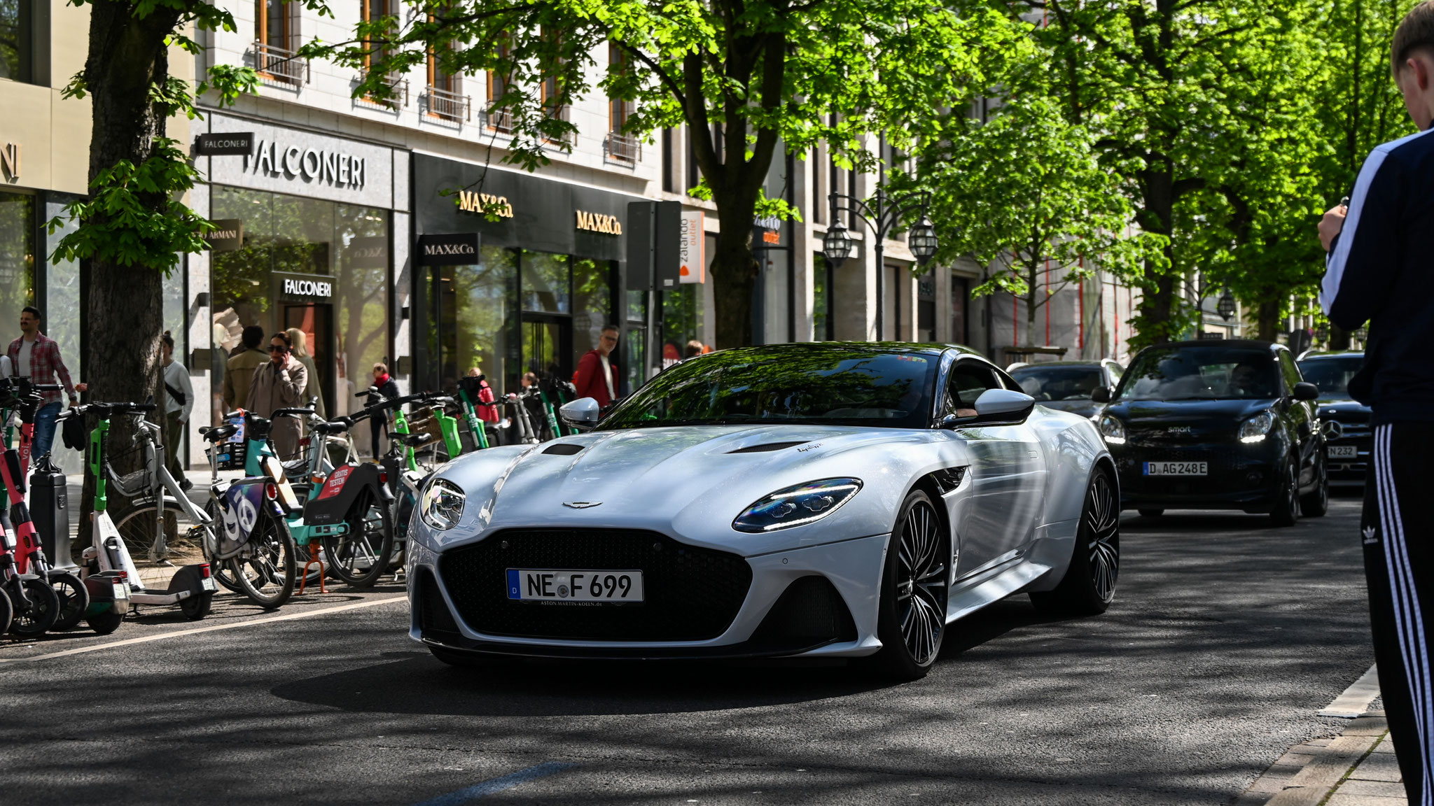 Aston Martin DBS Superleggera - NE-F699