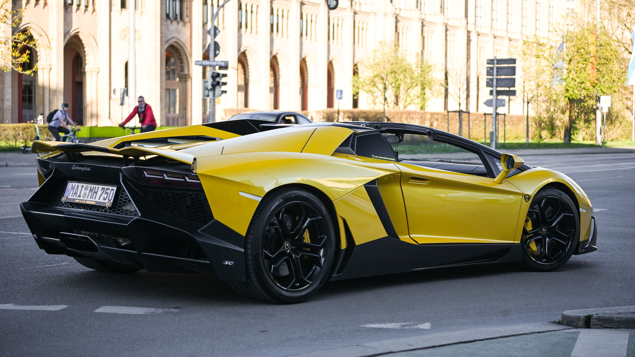 Lamborghini Aventador LP700-4 Roadster - MAI-MH750
