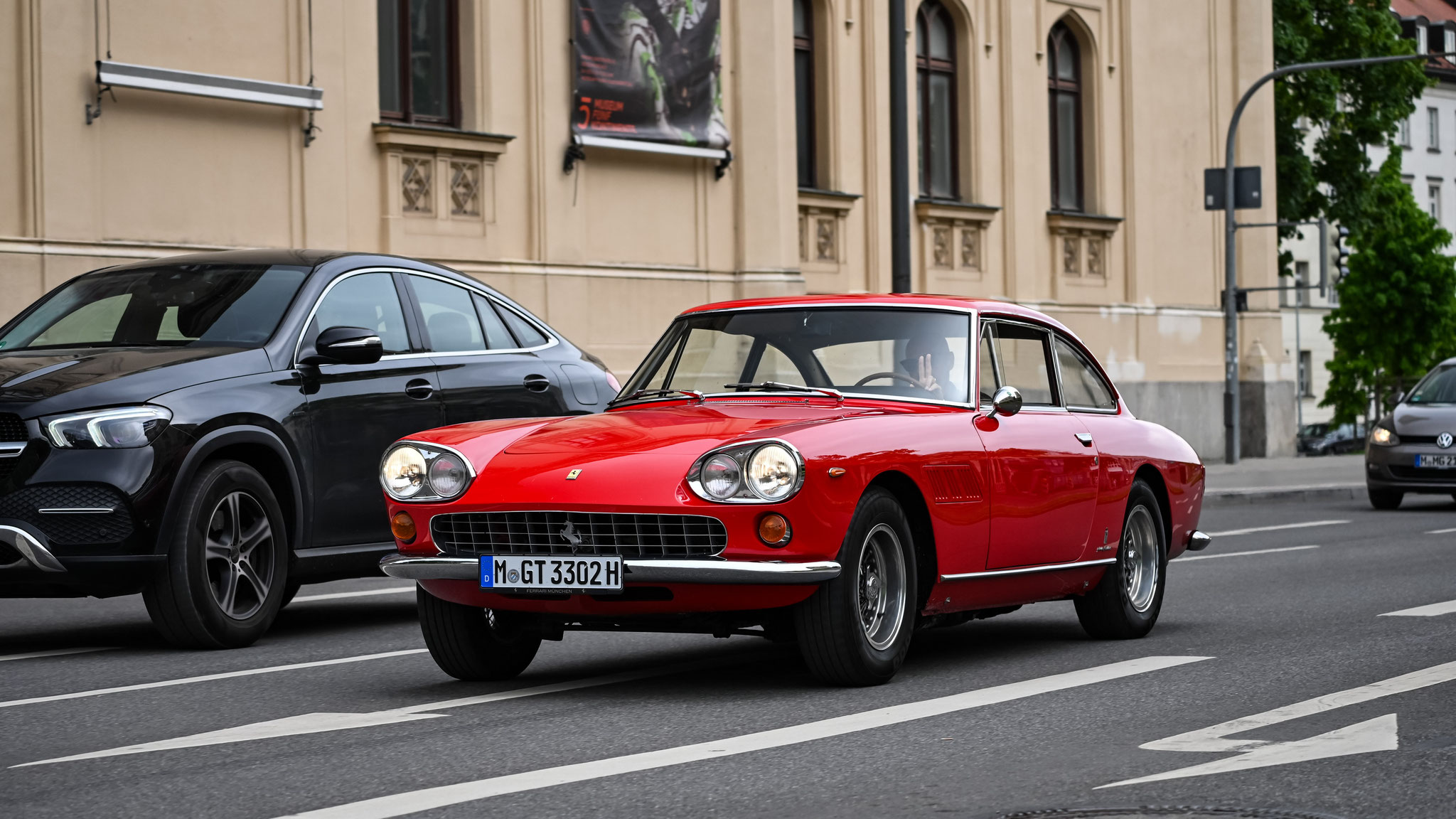 Ferrari 330 GT 2+2 - M-GT3302H