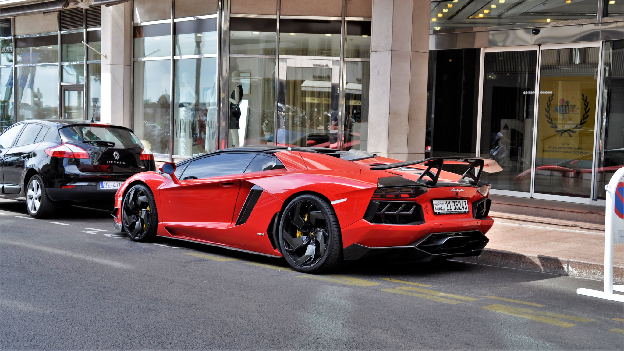 Lamborghini Aventador LP700-4 Roadster - 1135243 (KWT)