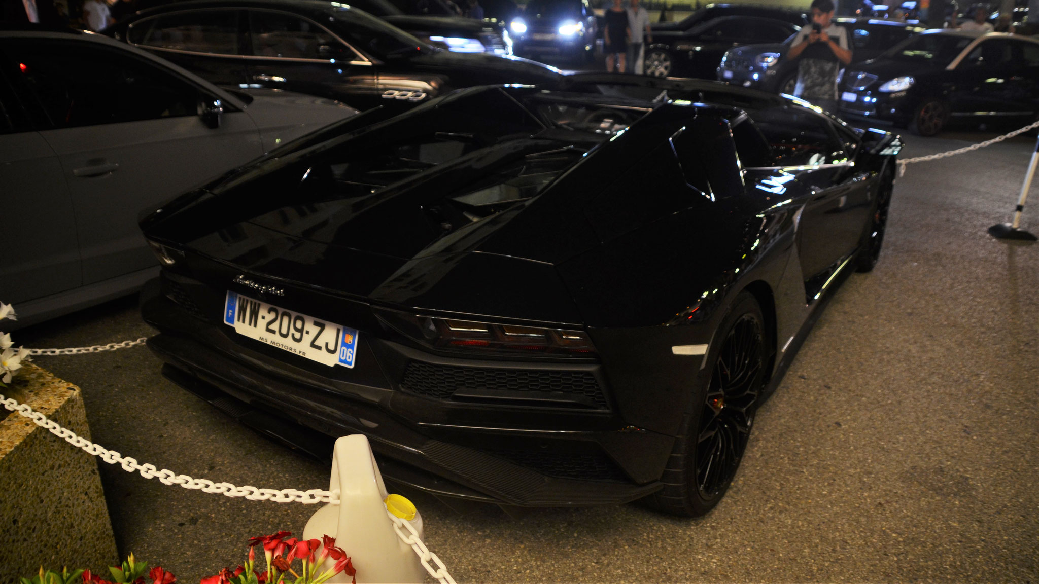 Lamborghini Aventador S Roadster - WW209ZJ-06 (FRA)