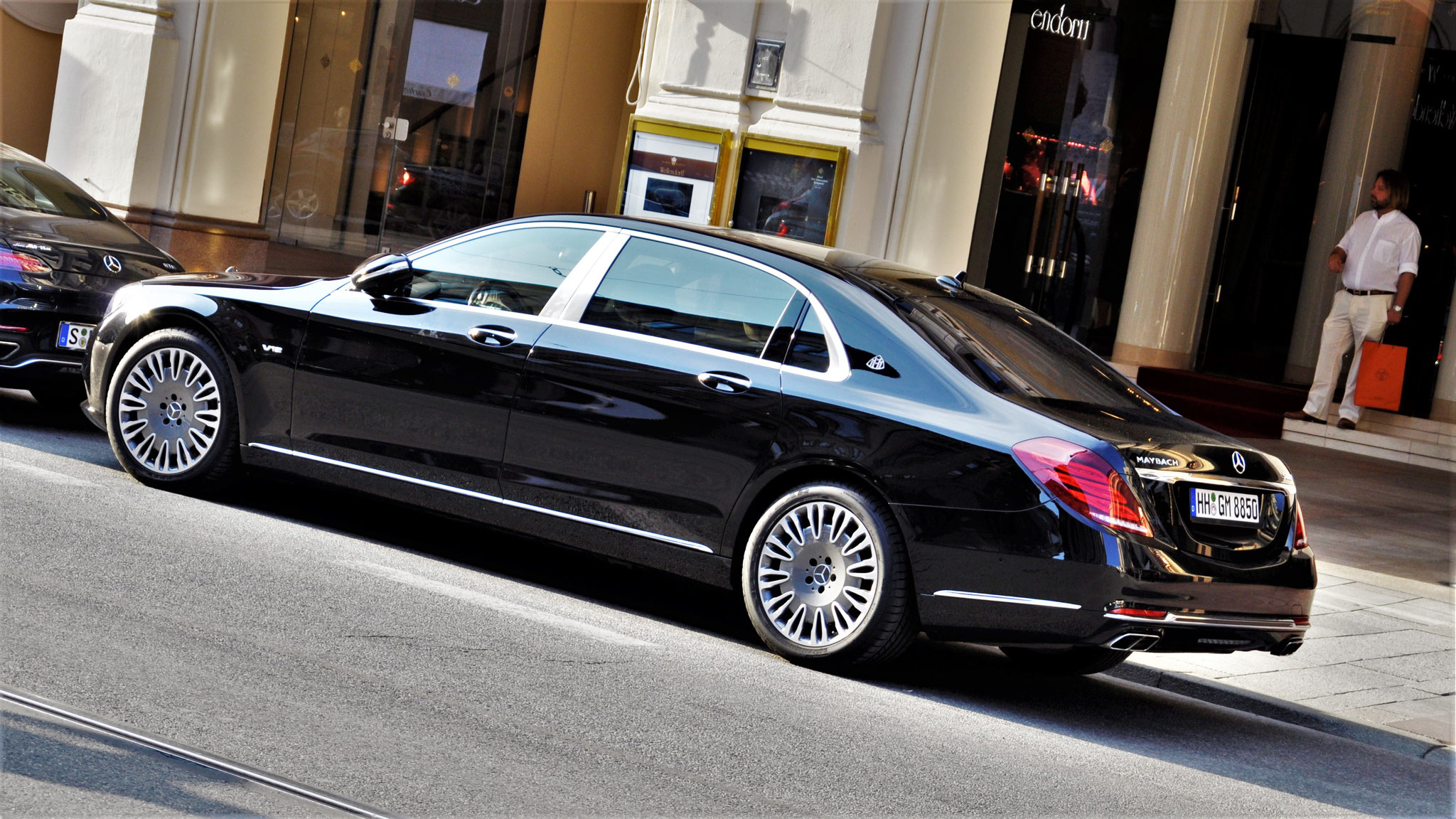 Mercedes Maybach S600 - HH-GM8850
