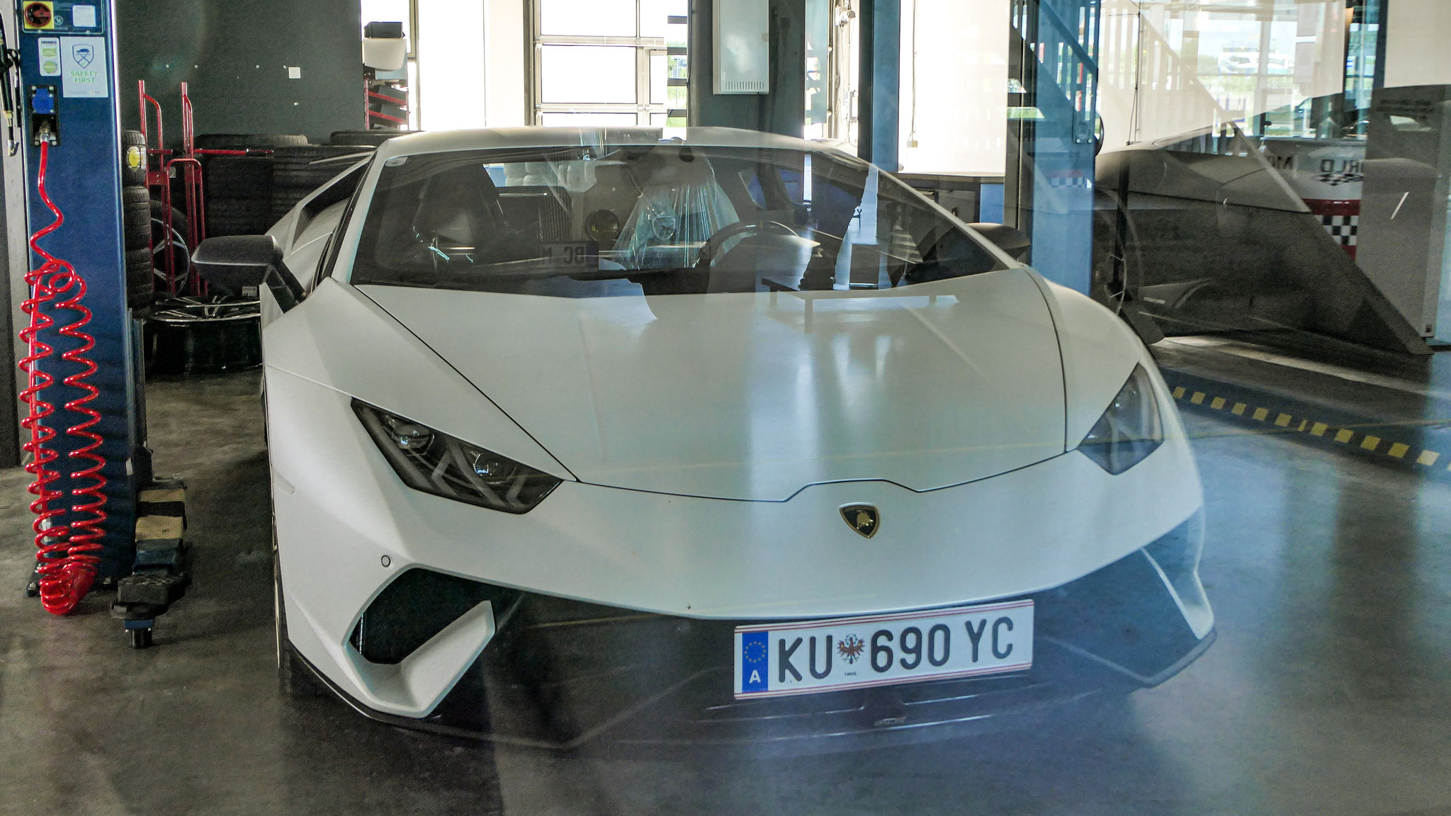 Lamborghini Huracan Performante - KU-690YC (AUT)