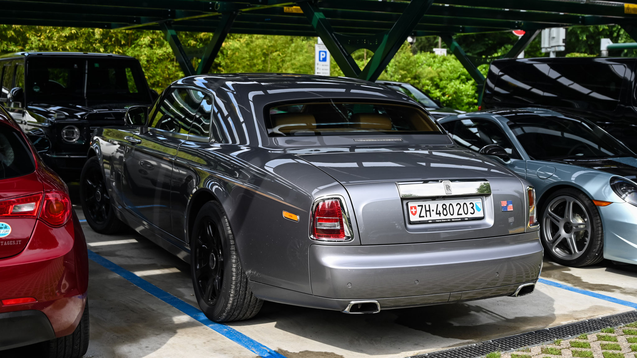 Rolls Royce Phantom Coupé - ZH480203 (CH)