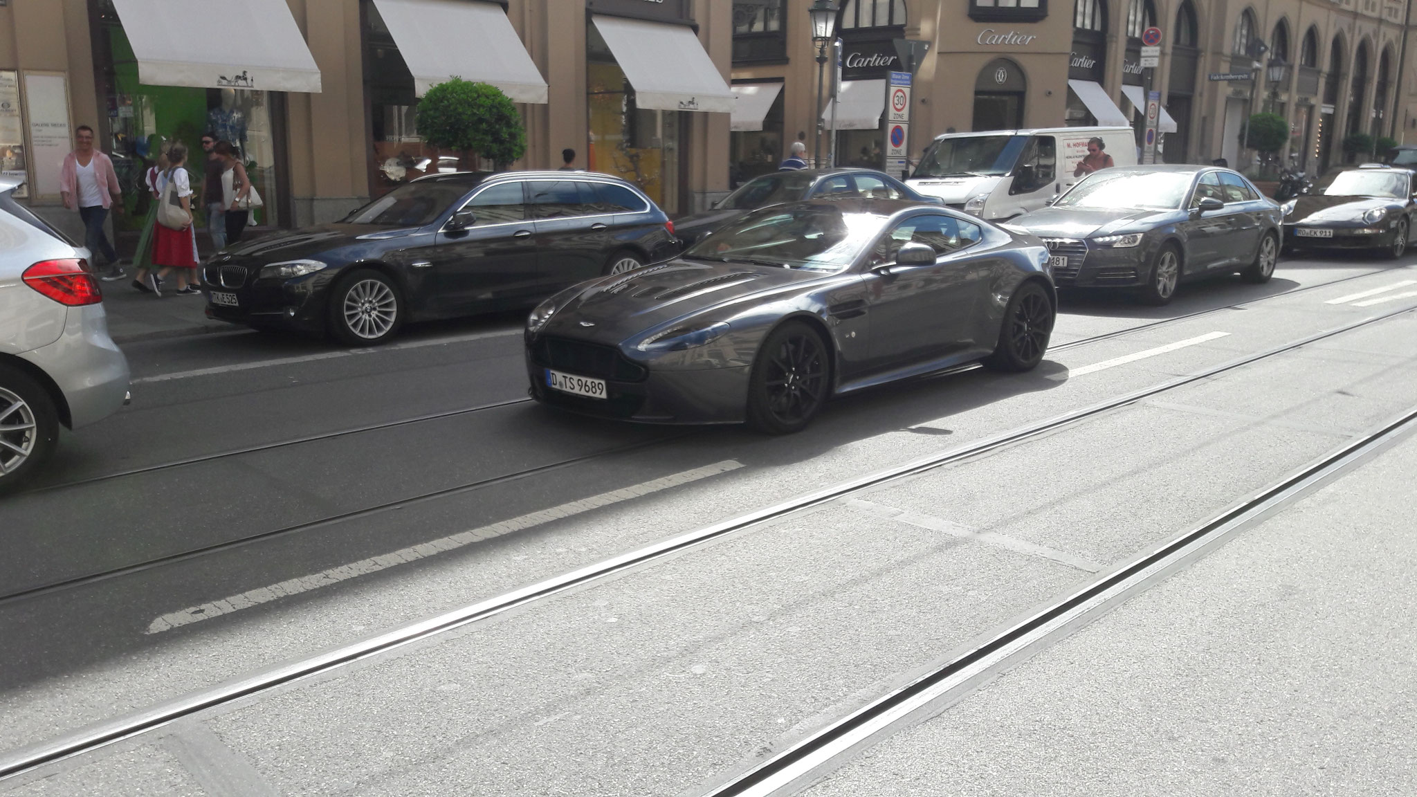 Aston Martin Vantage V12 - D-TS9689