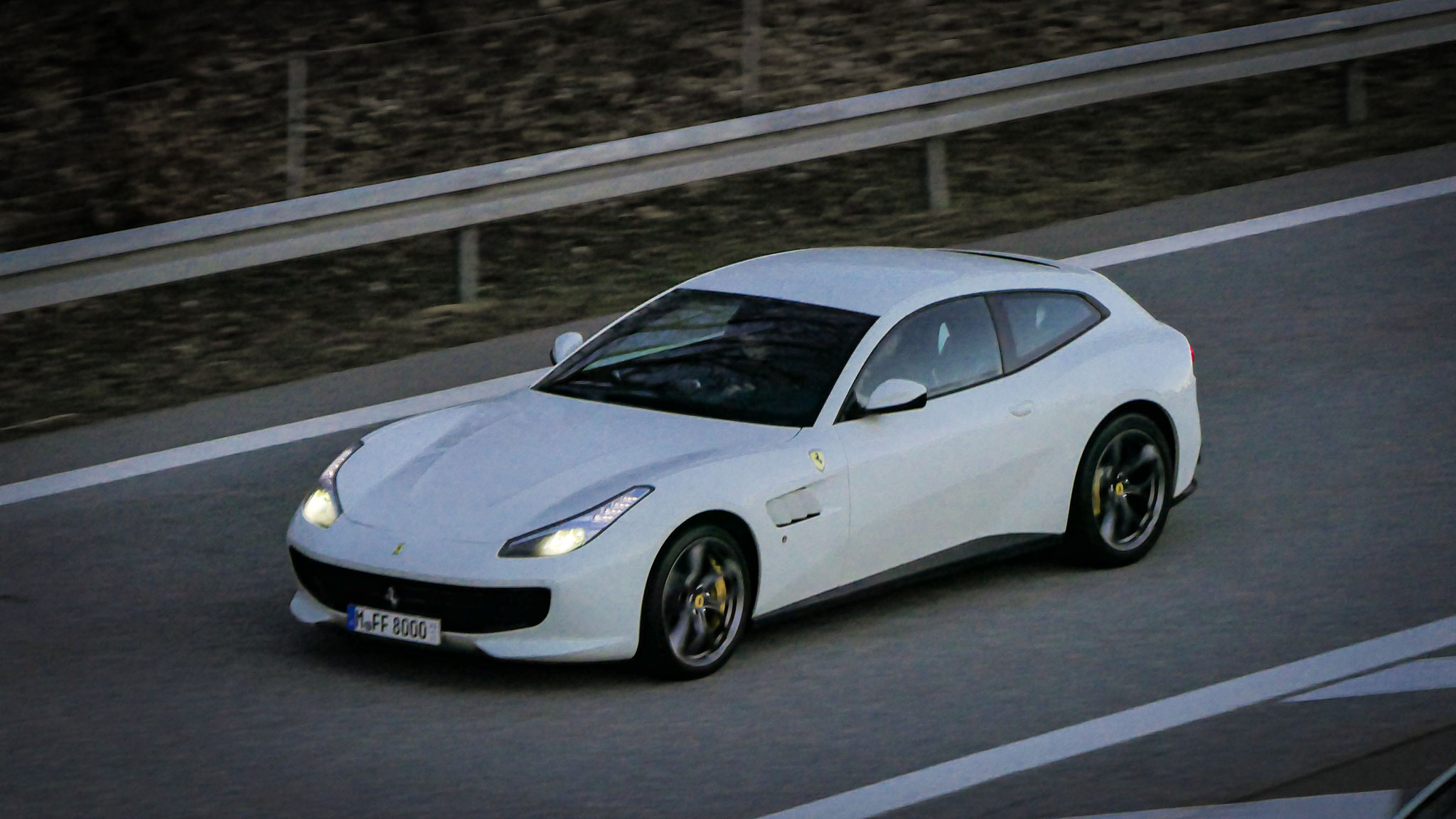 Ferrari GTC4 Lusso - M-FF8000