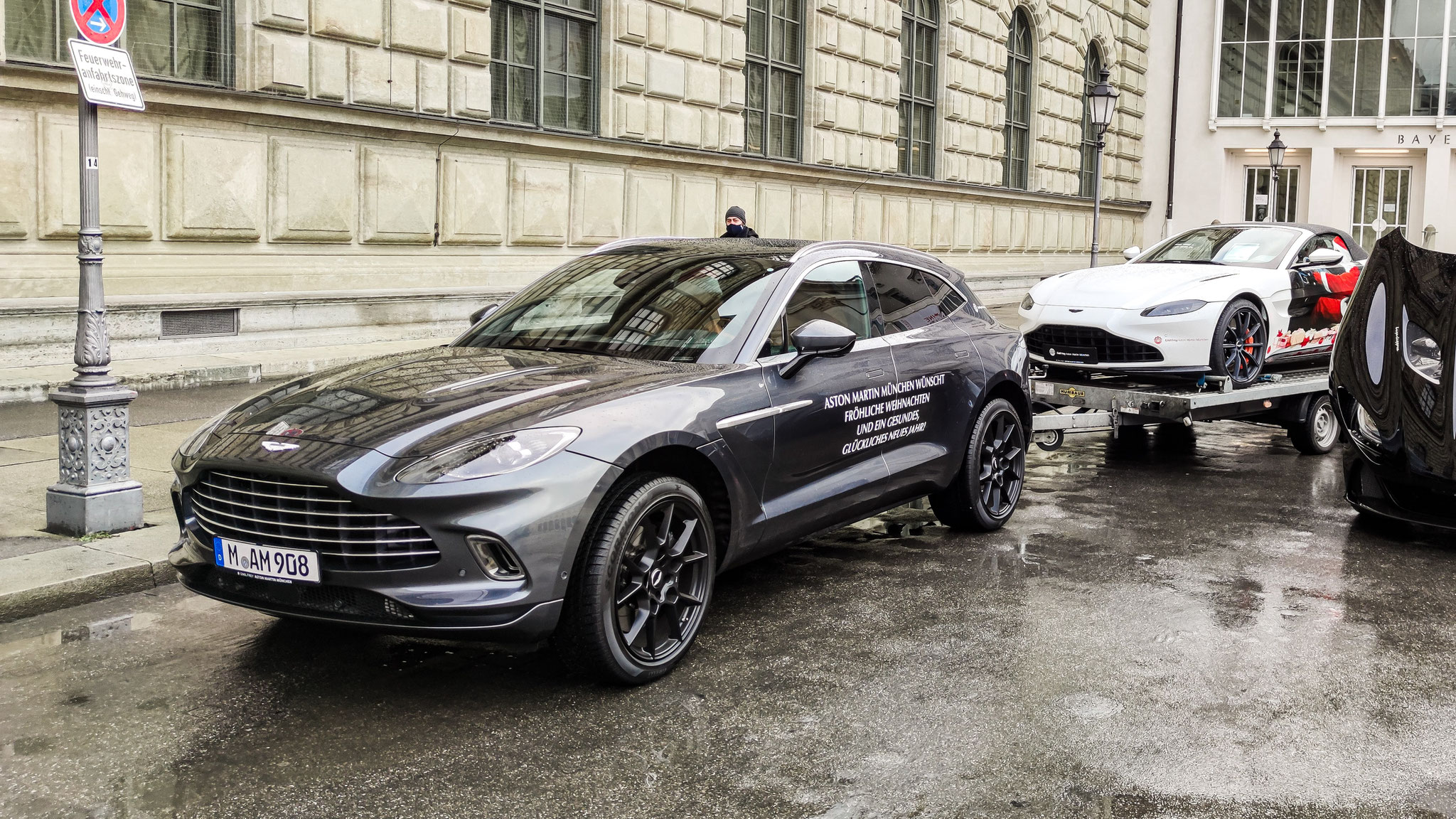 Aston Martin DBX - M-AM908