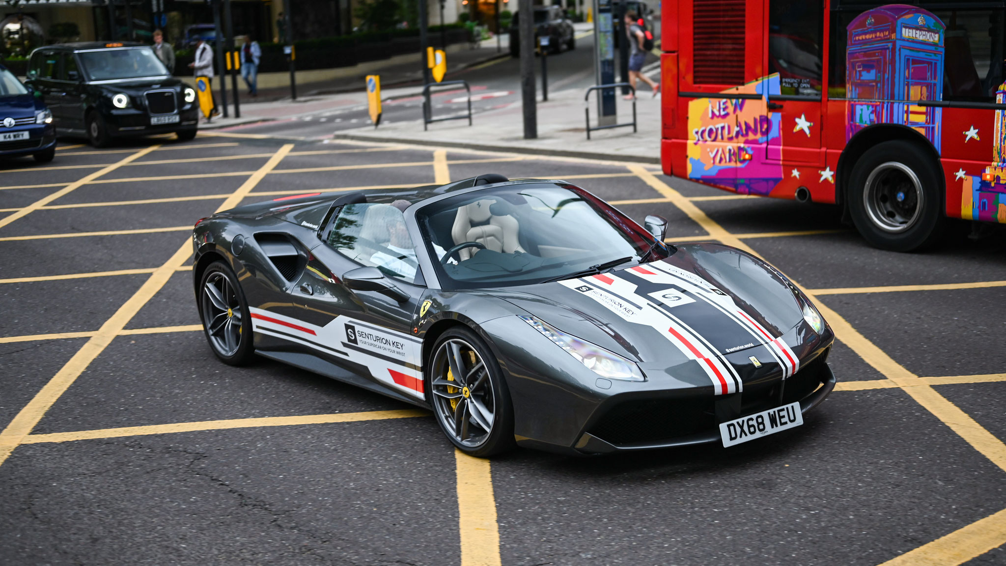 Ferrari 488 Spider - DX68WEU (GB)