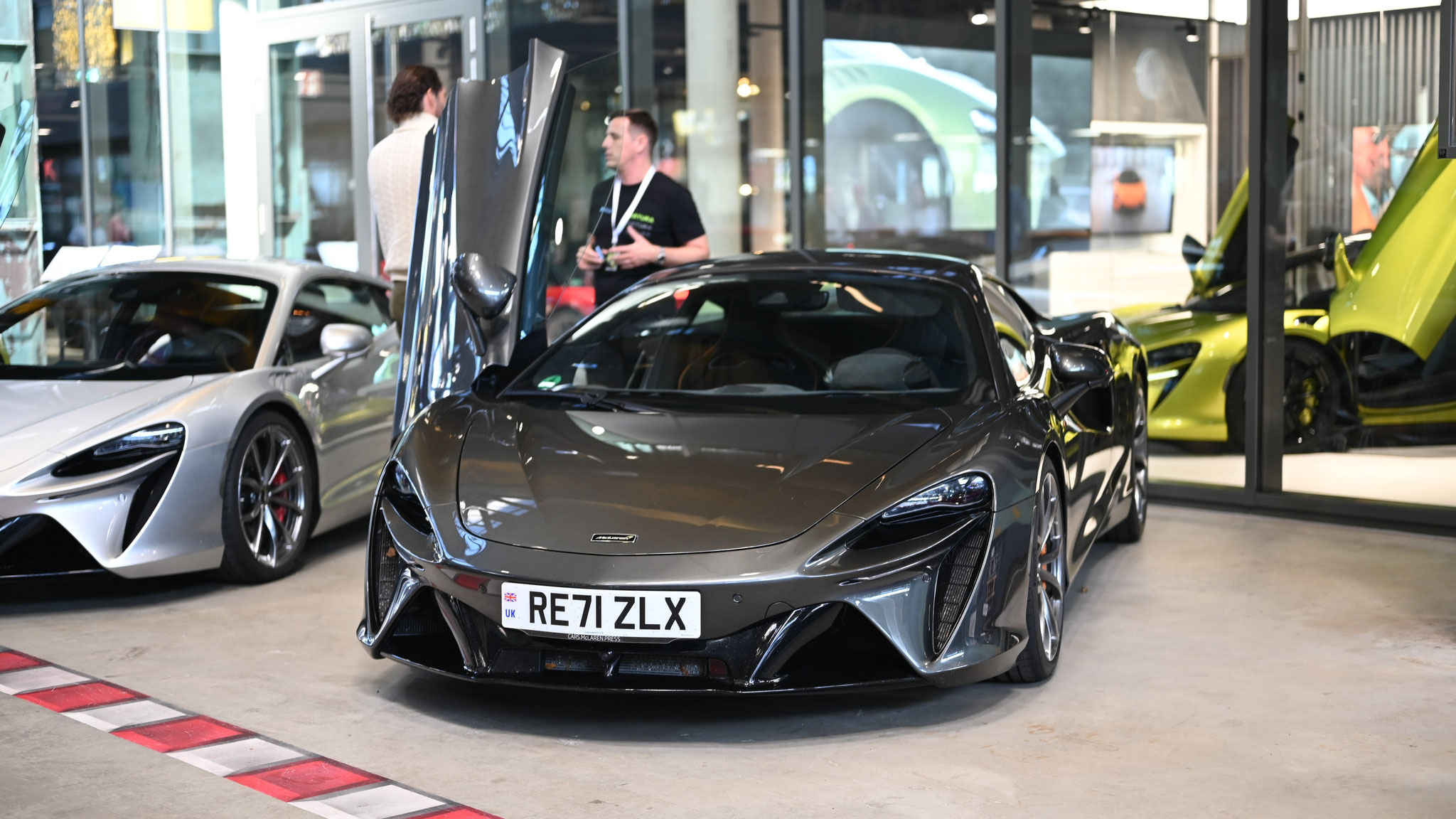 McLaren Artura - RE71ZLX (GB)