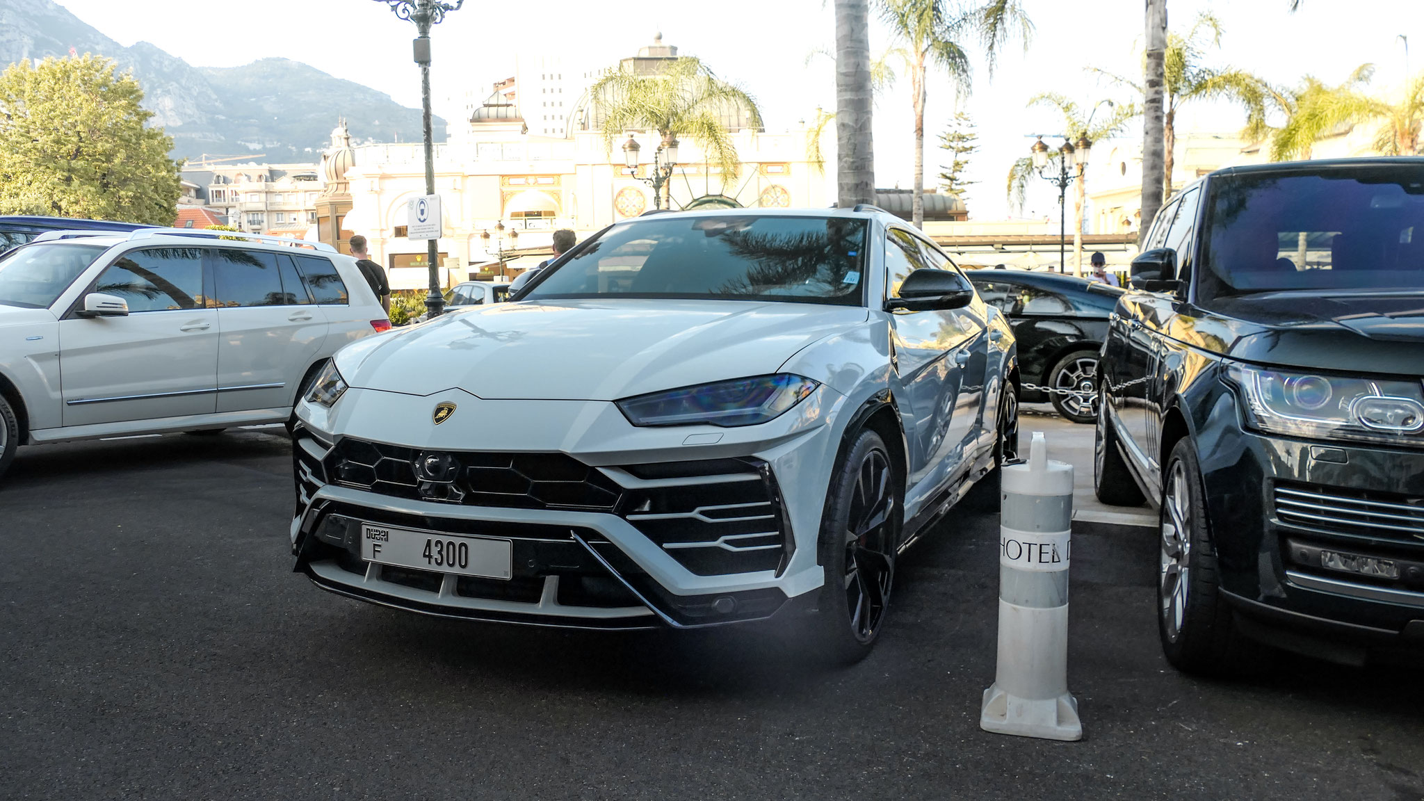 Lamborghini Urus - F4300 (Dubai)