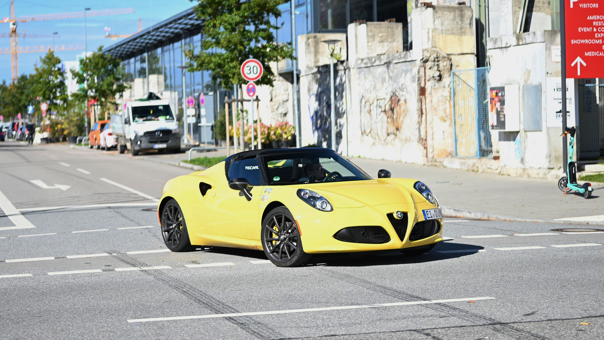 Alfa Romeo 4C Spyder - EI-QV9
