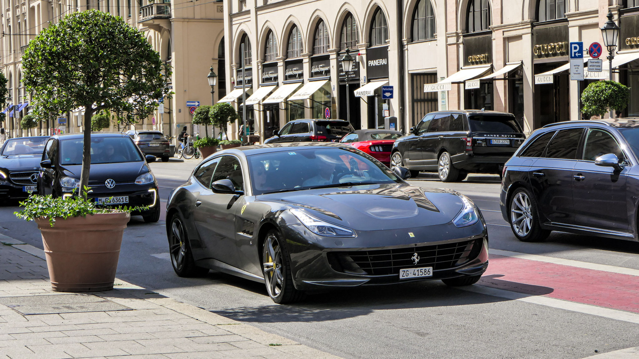 Ferrari GTC4 Lusso - ZG41586 (CH)