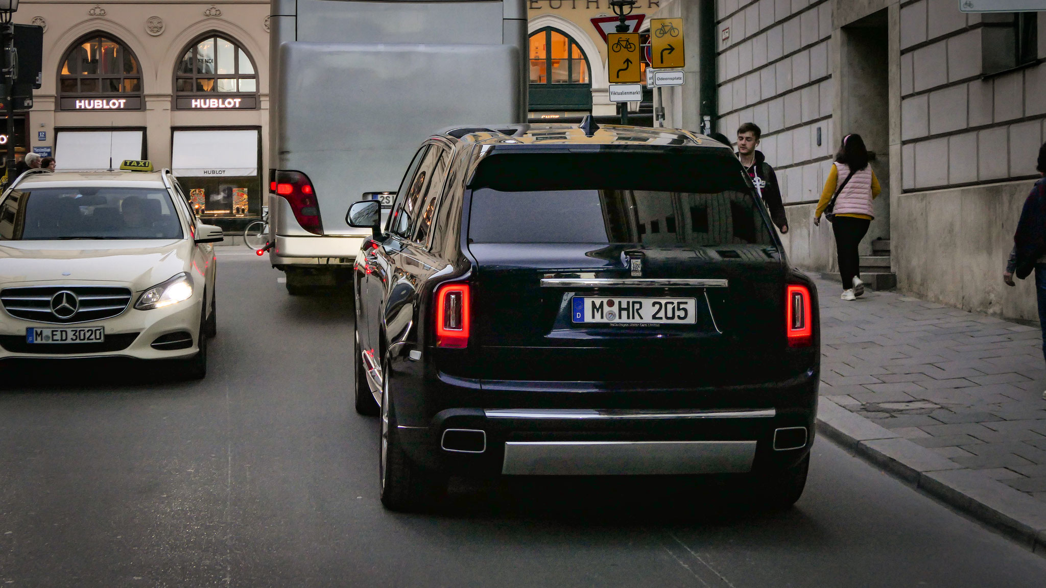Rolls Royce Cullinan - M-HR205
