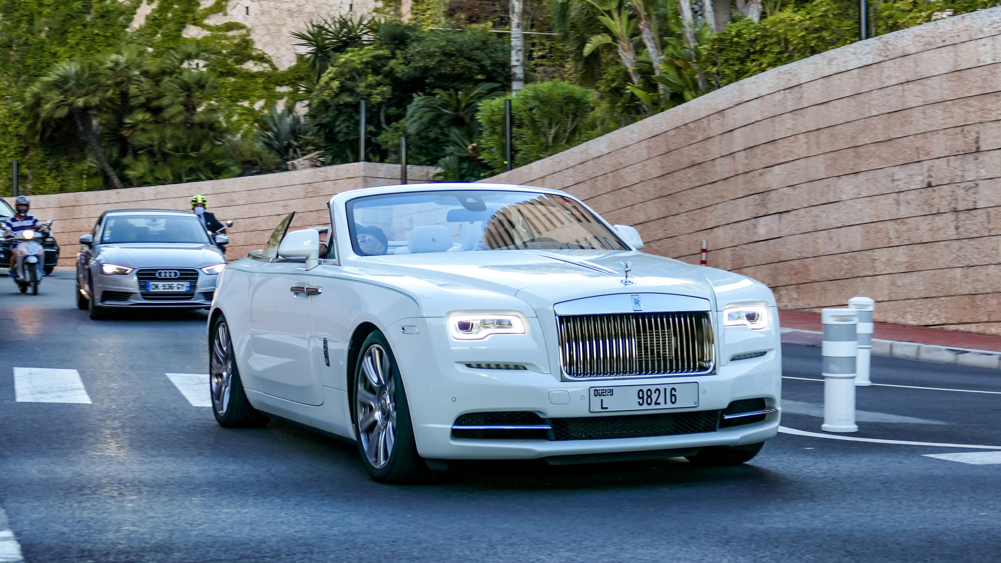 Rolls Royce Dawn - L98216 (Dubai)