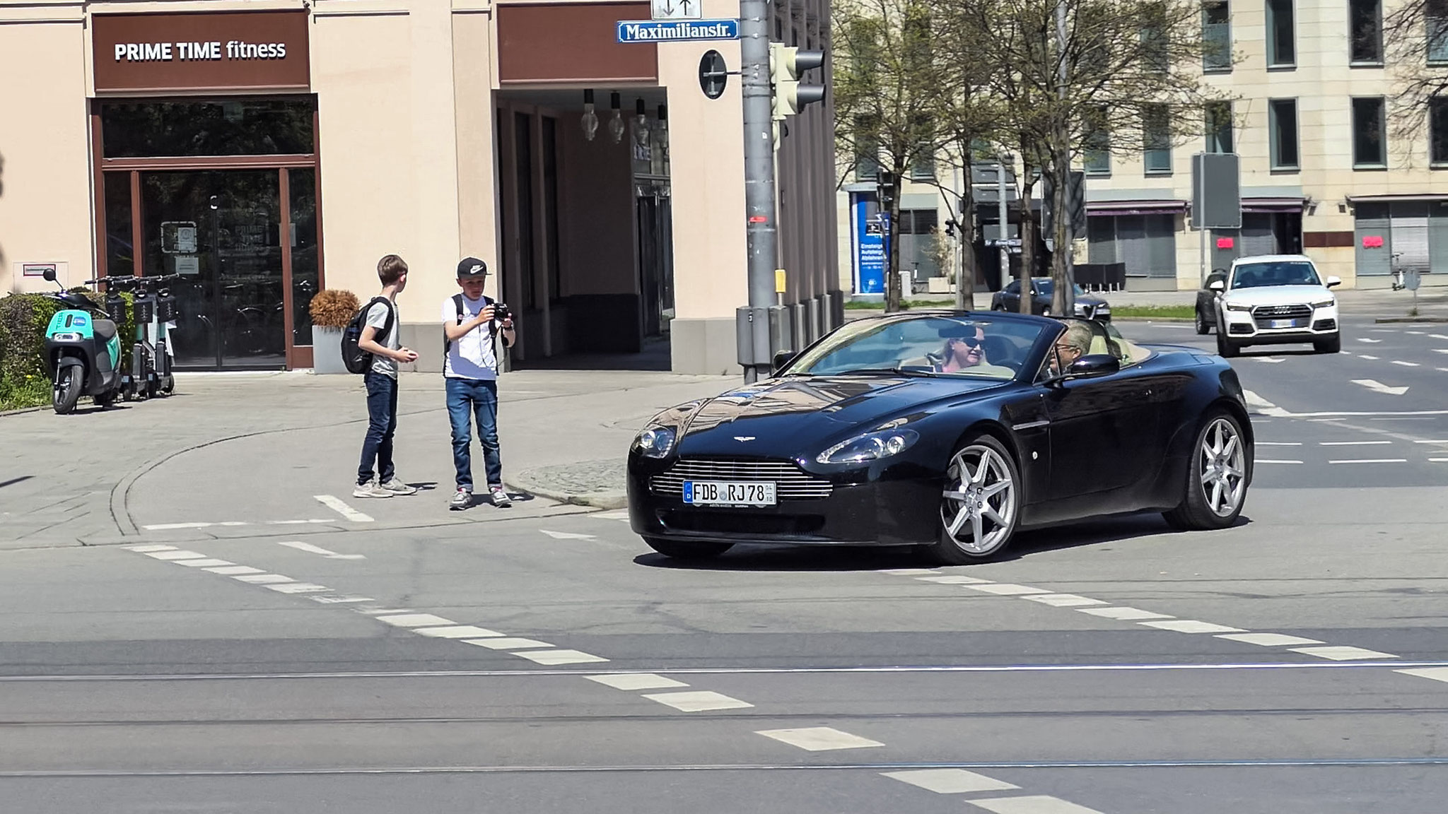 Aston Martin Vantage V8 Volante - FDB-RJ78