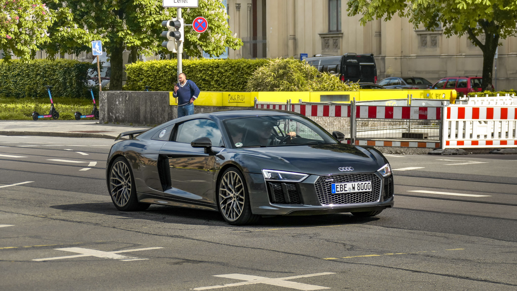 Audi R8 V10 - EBE-W8000