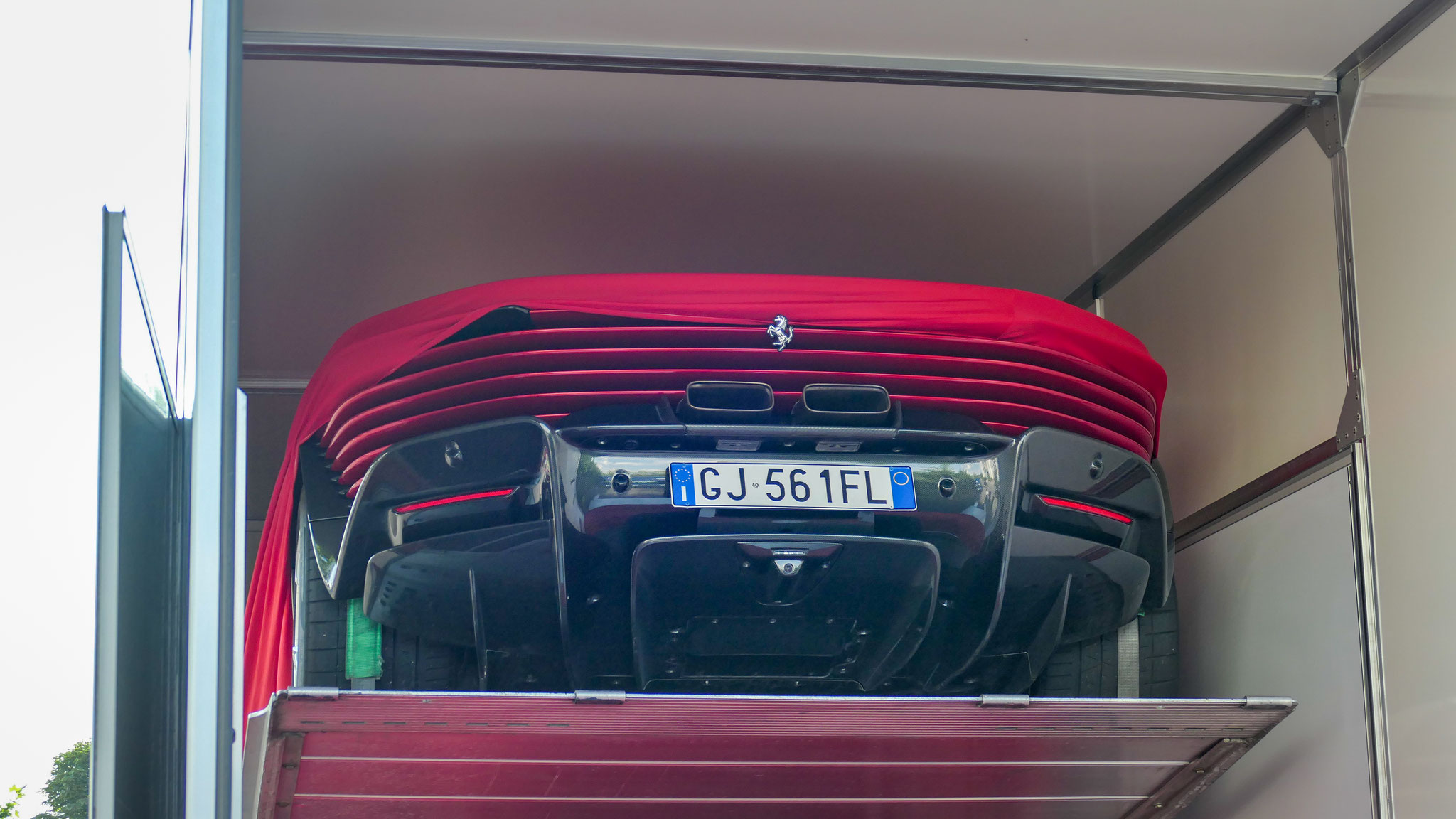 Ferrari Daytona SP3 - GJ561FL (ITA)