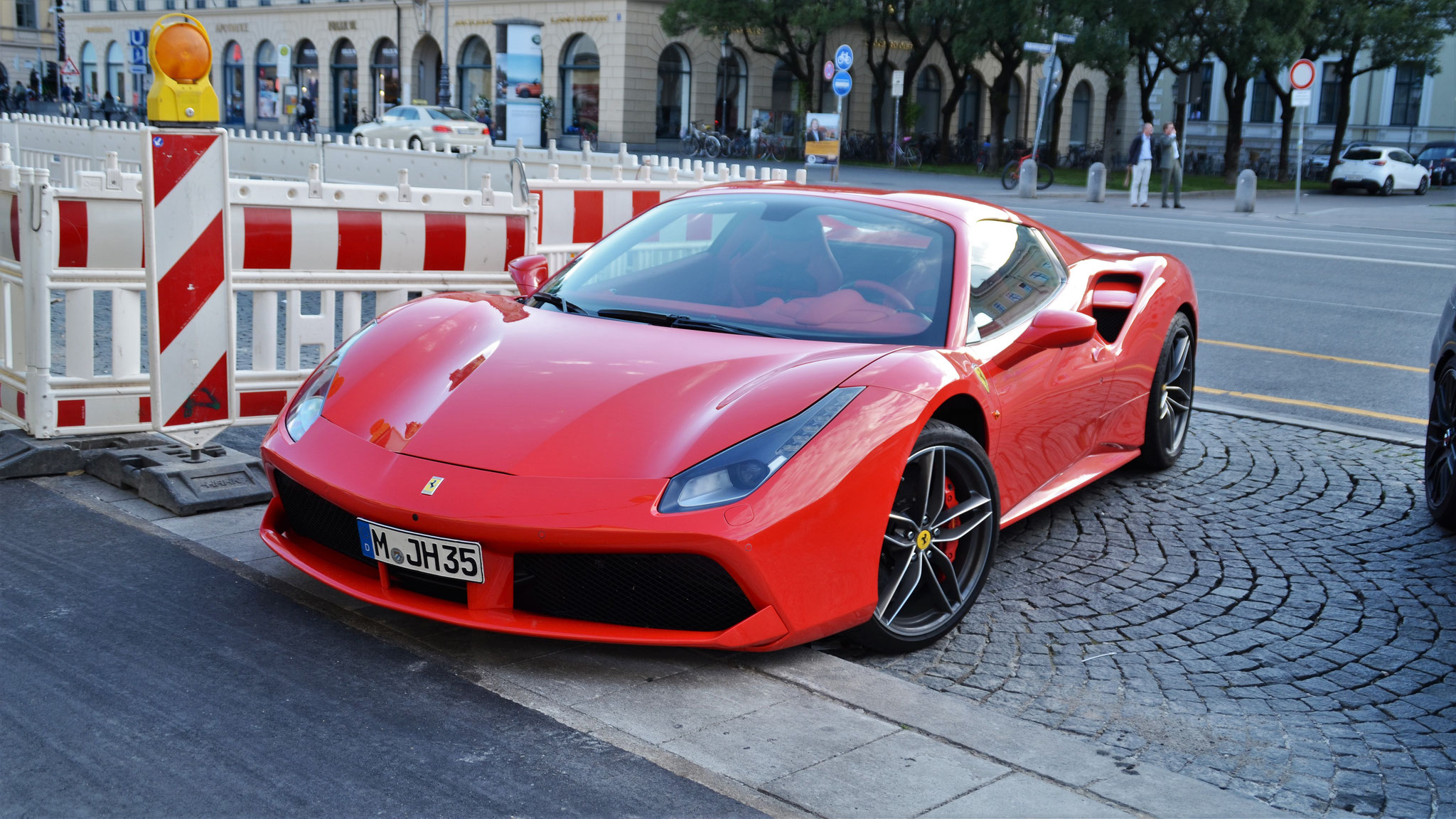 Ferrari 488 Spider - M-JH35