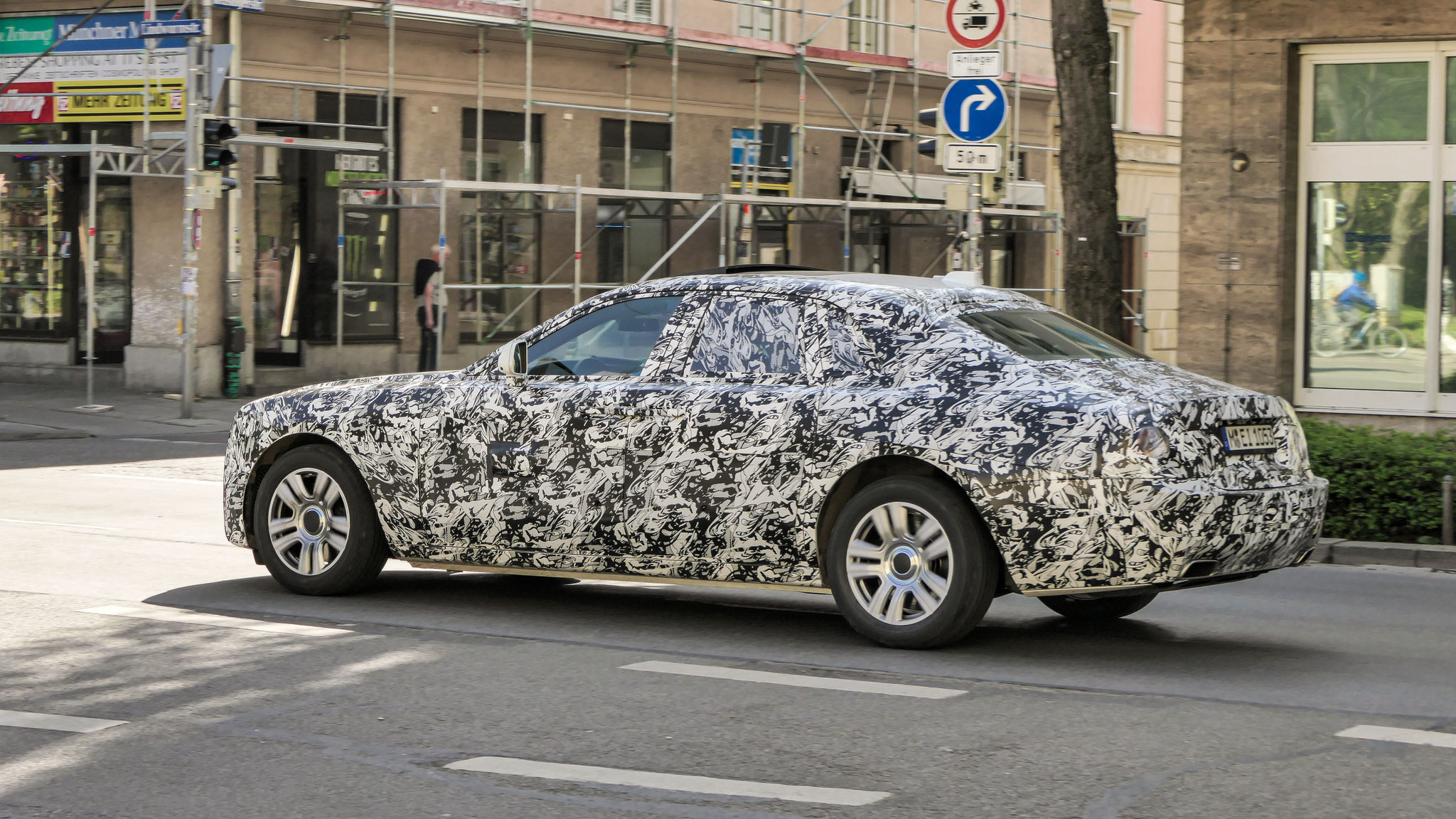Rolls Royce Ghost - M-EI1053