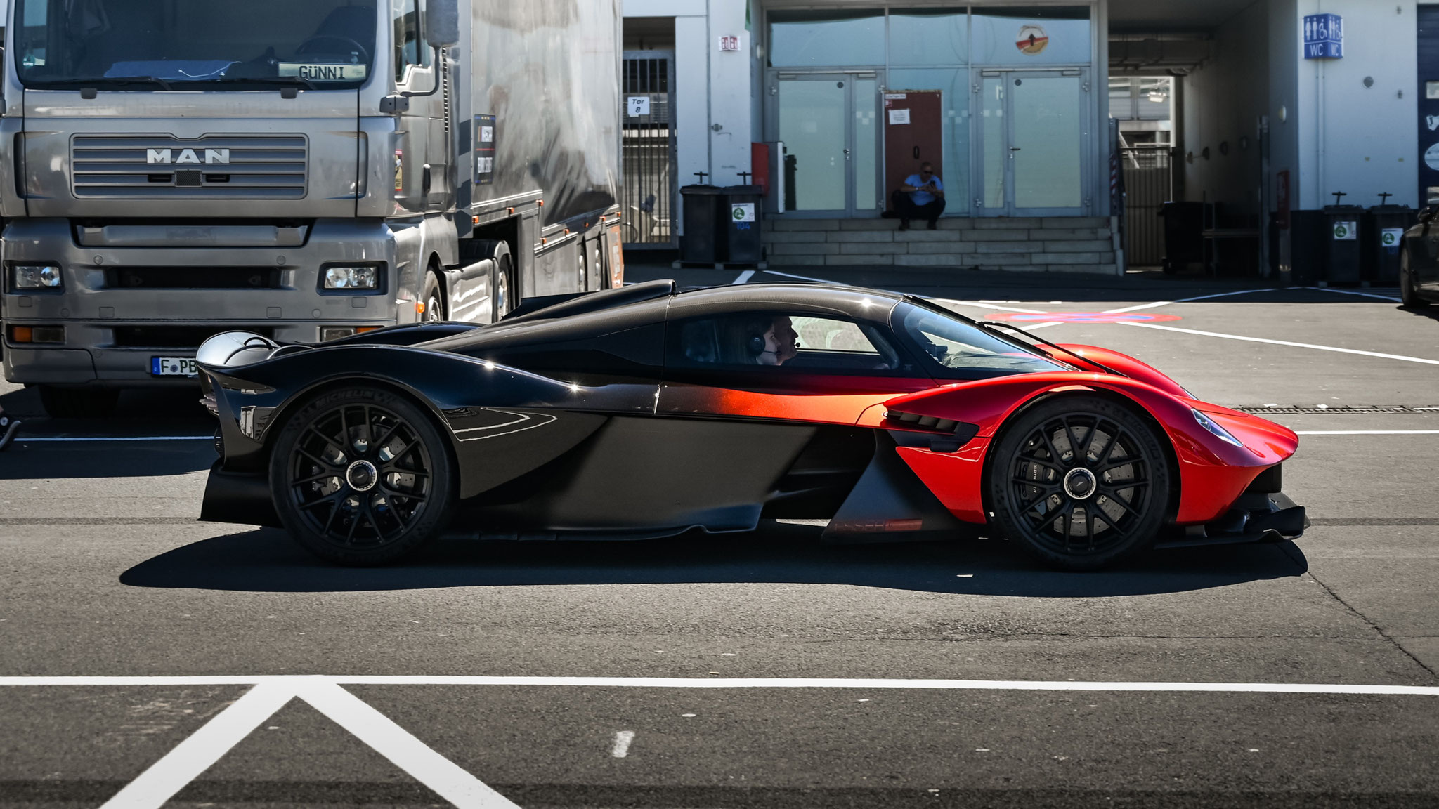 Aston Martin Valkyrie - W-9283K (AUT)