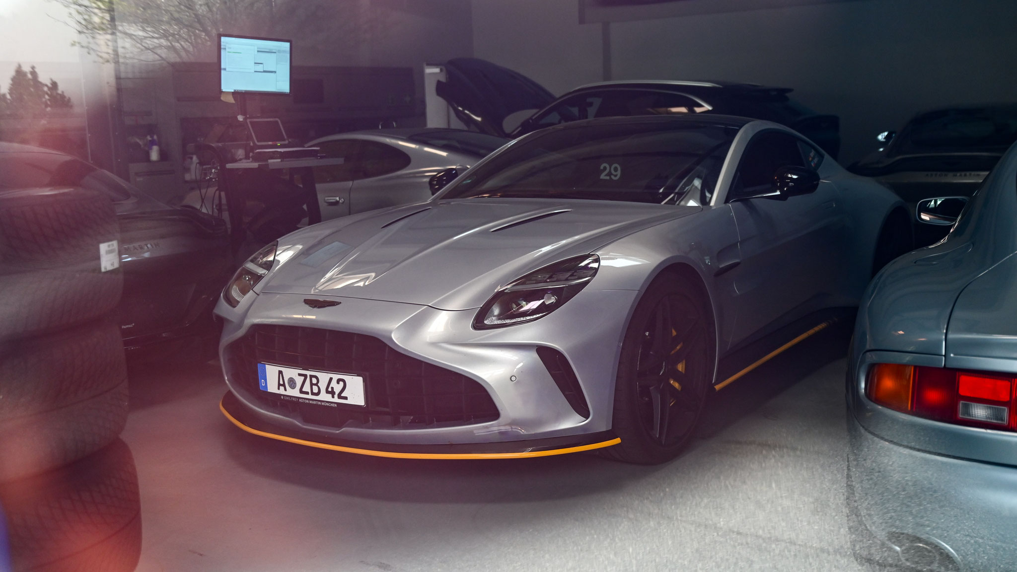 Aston Martin Vantage - A-ZB42