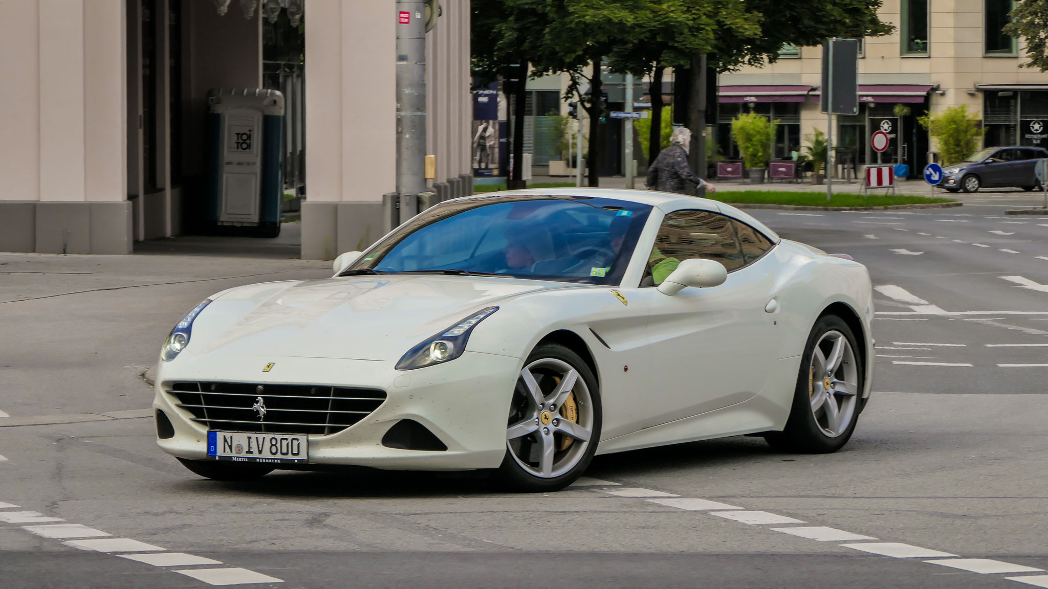 Ferrari California T - N-IV800