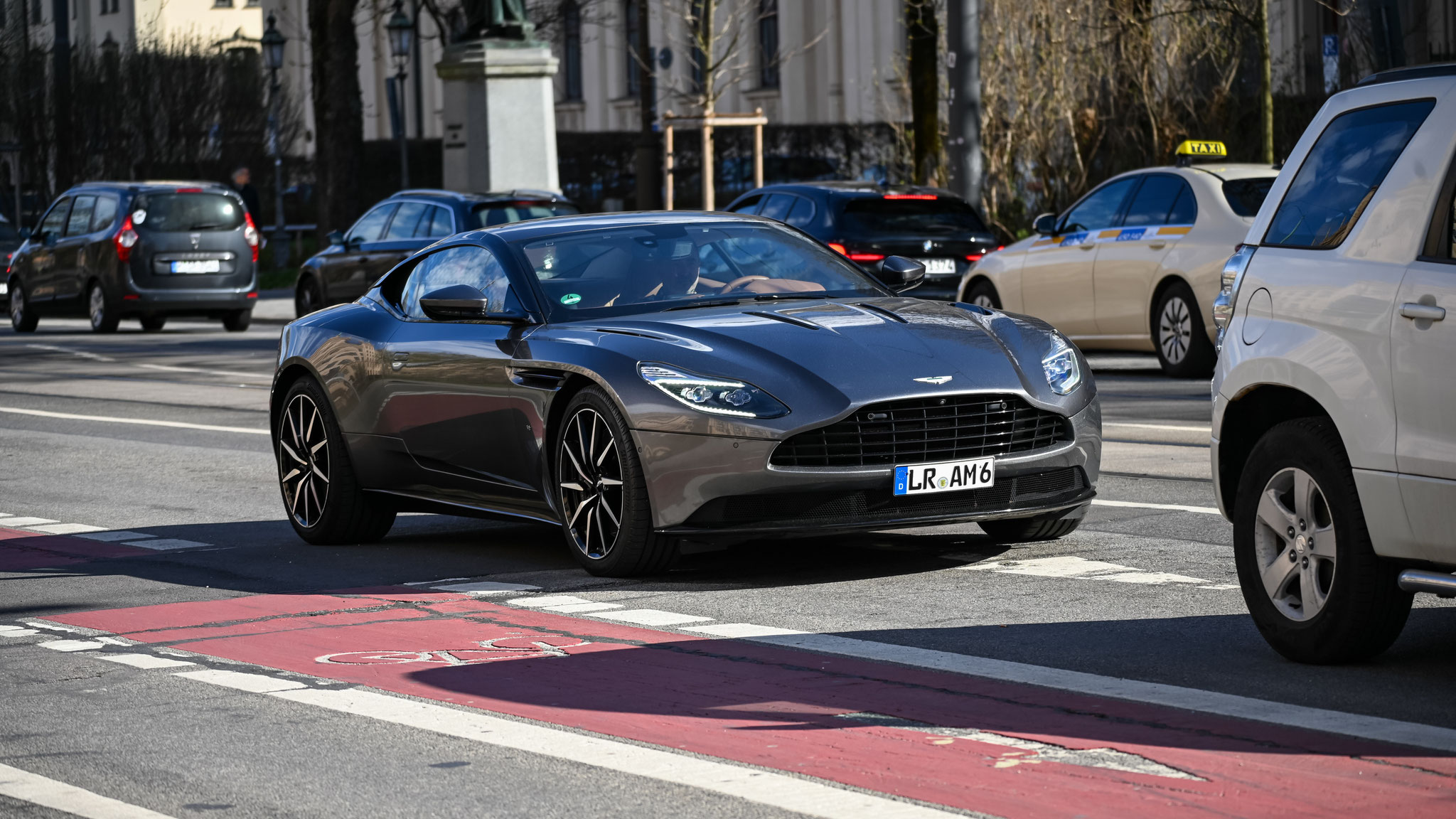 Aston Martin DB11 - LR-AM6