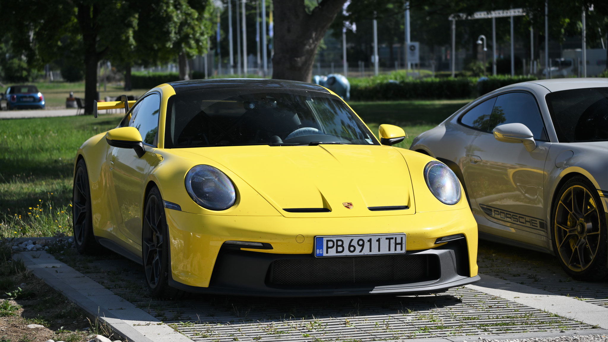 Porsche 992 GT3 - PB6911TH (BG)