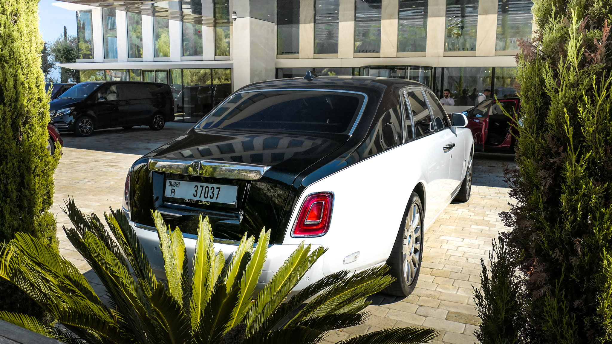 Rolls Royce Phantom - R37037 (Dubai)