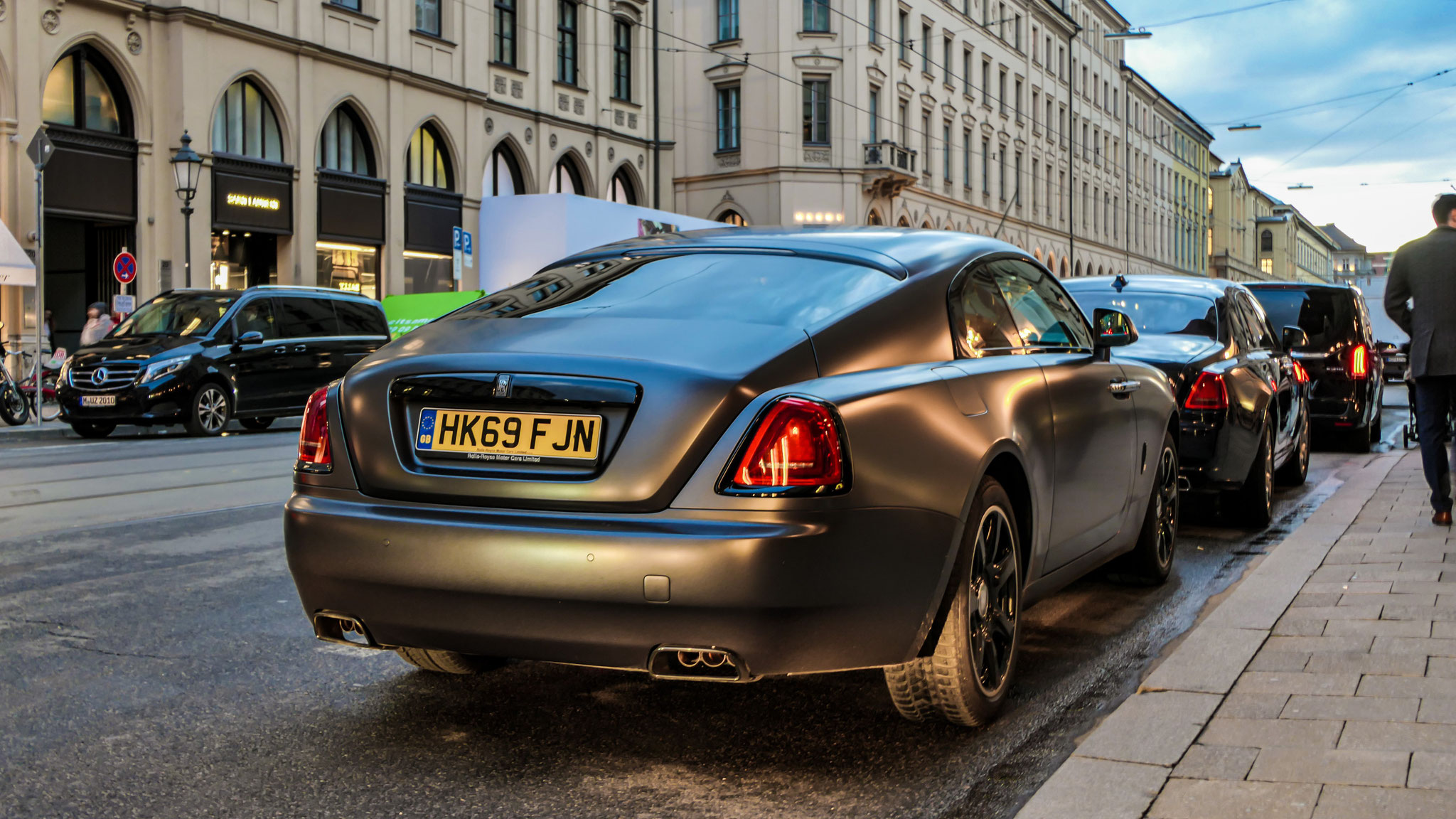 Rolls Royce Wraith - HK69FJN (GB)