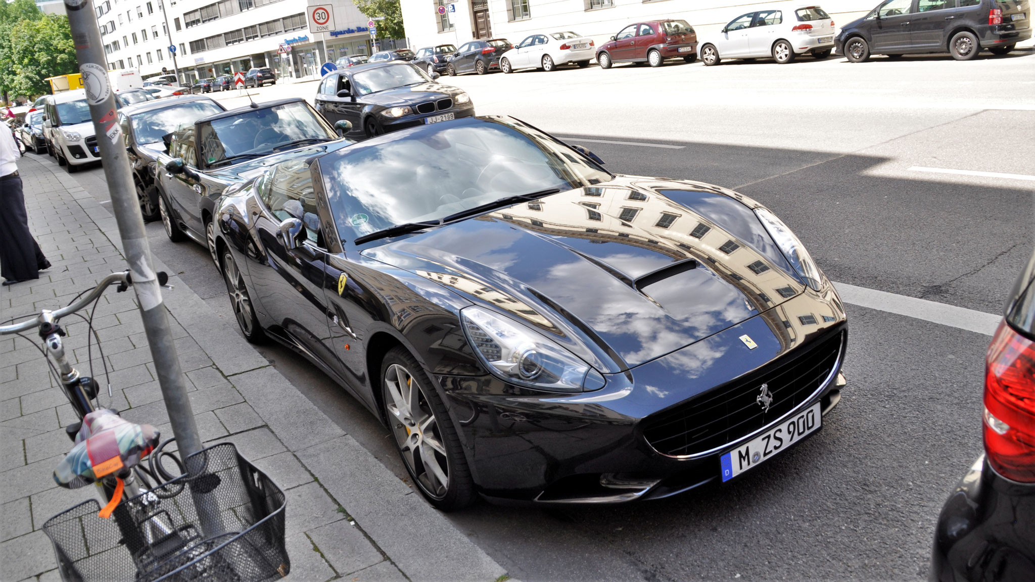 Ferrari California - M-ZS900