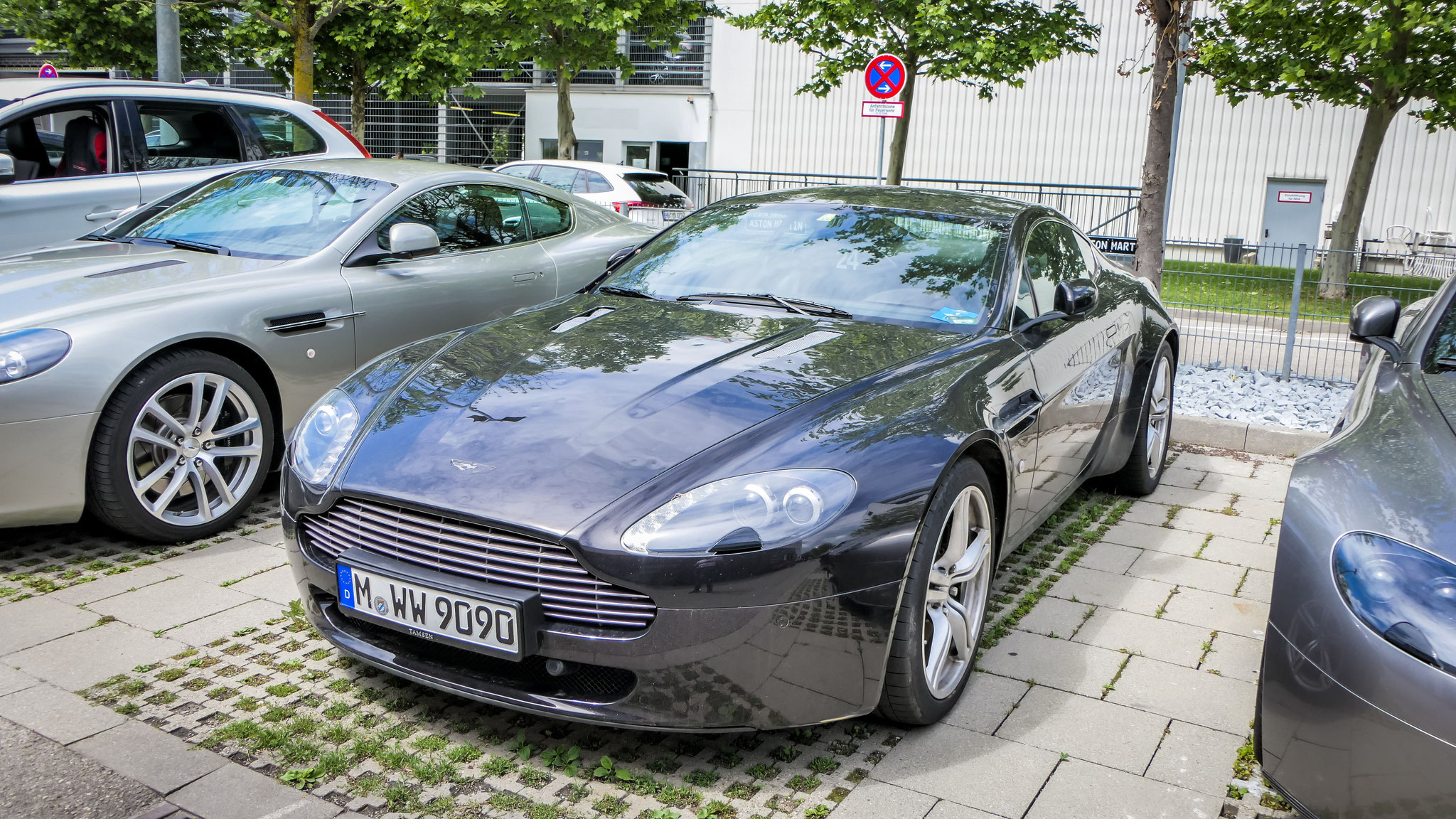 Aston Martin Vantage V8 - M-WW9090