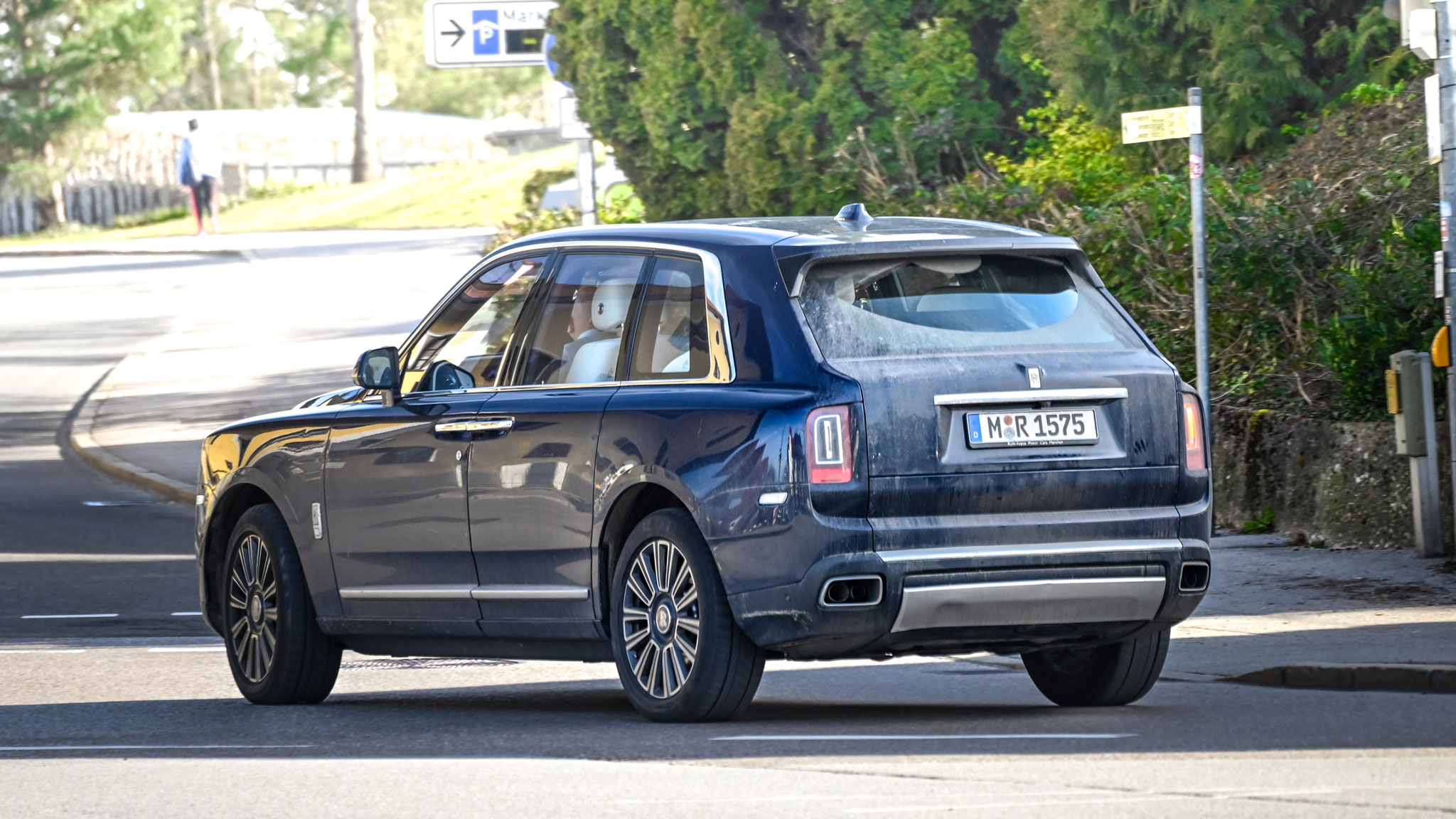 Rolls Royce Cullinan - M-R1575