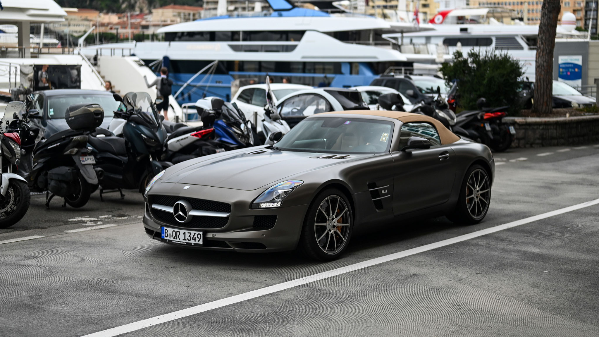 AMG SLS Roadster - B-QR1349