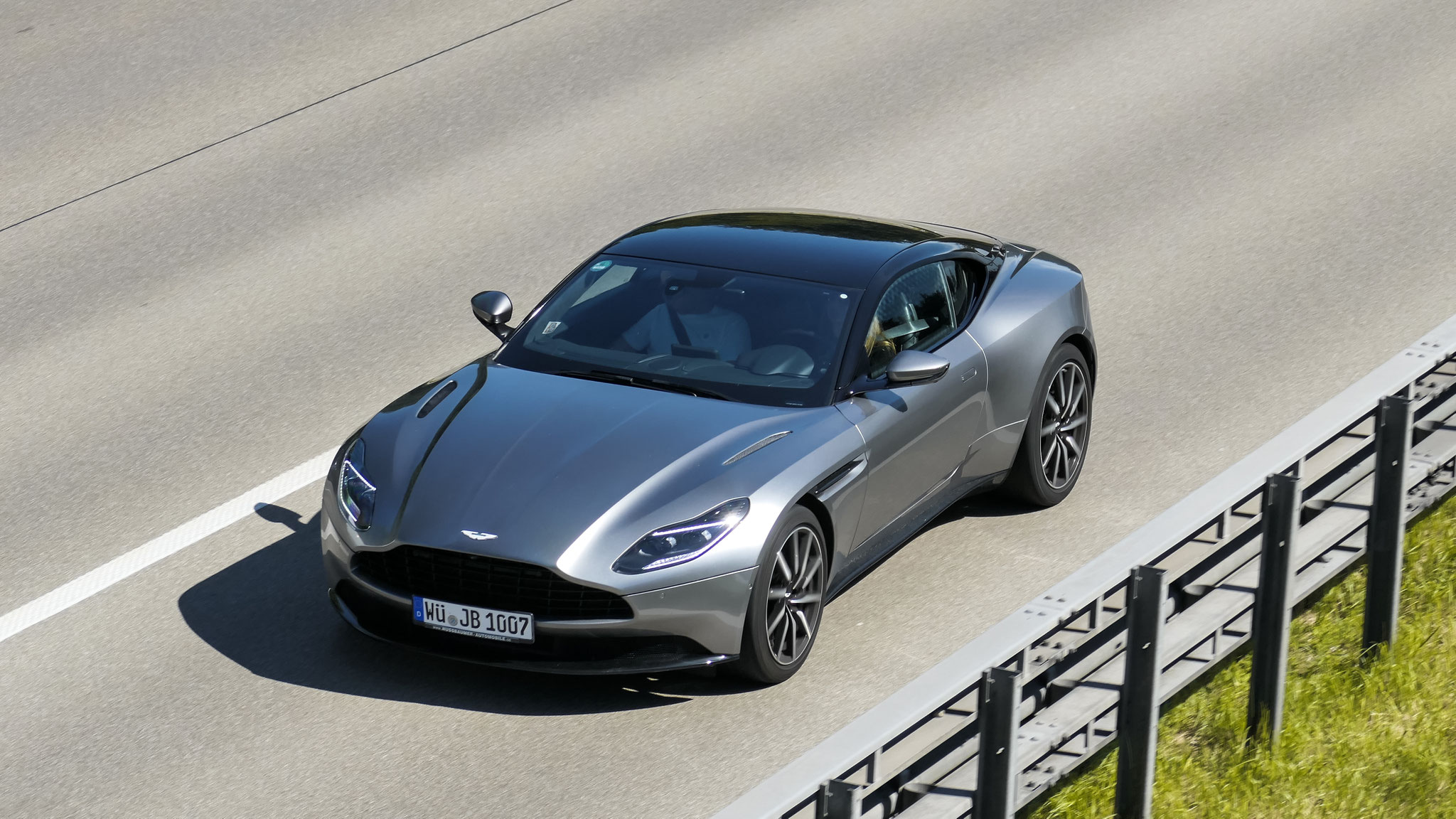 Aston Martin DB11 - WÜ-JB1007