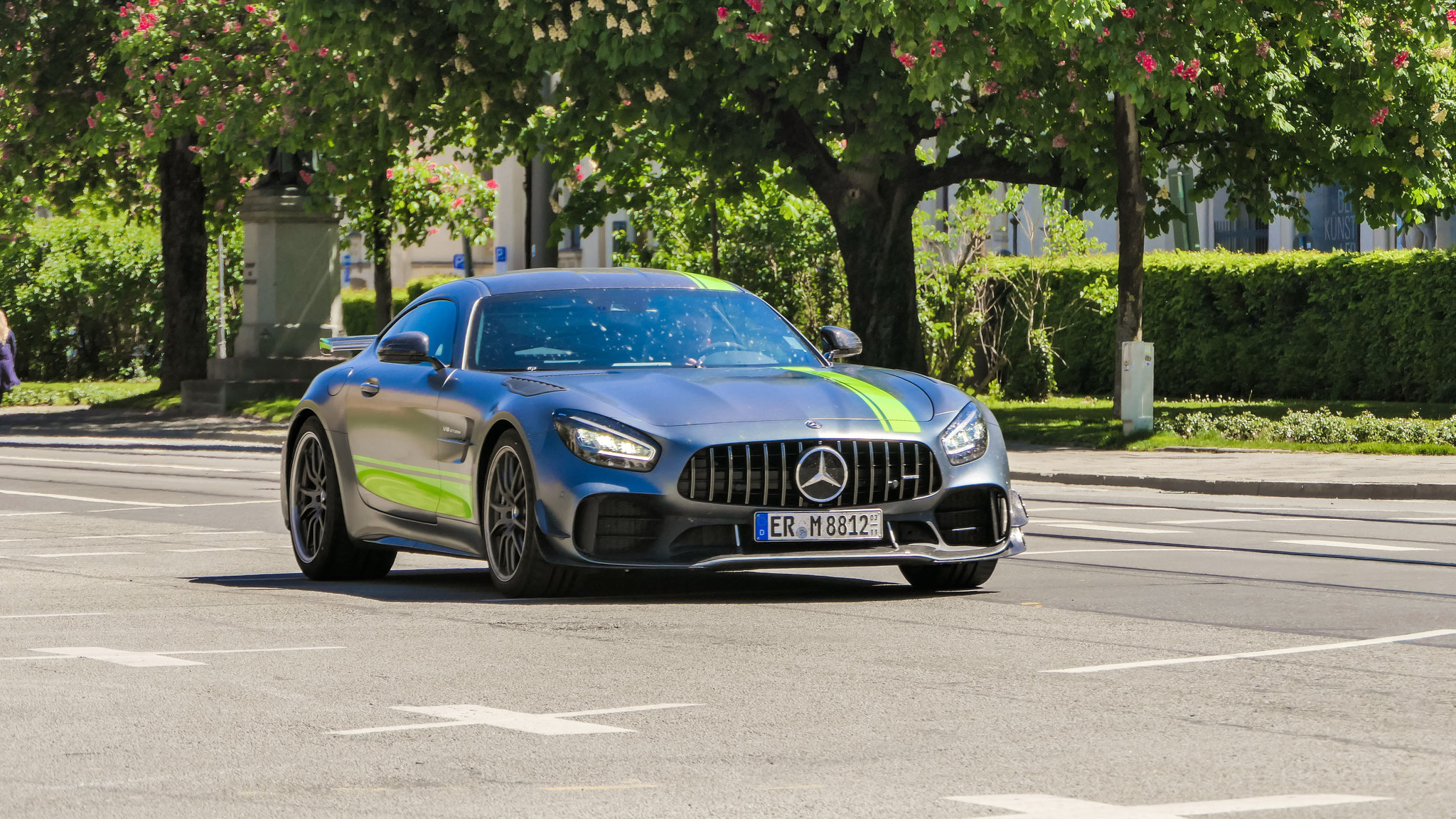 AMG GTR Pro - ER-M8812